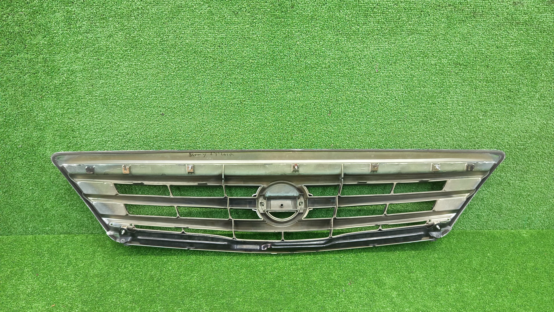 Решетка радиатора NISSAN TEANA J32 62310JN00A 2 ракурс