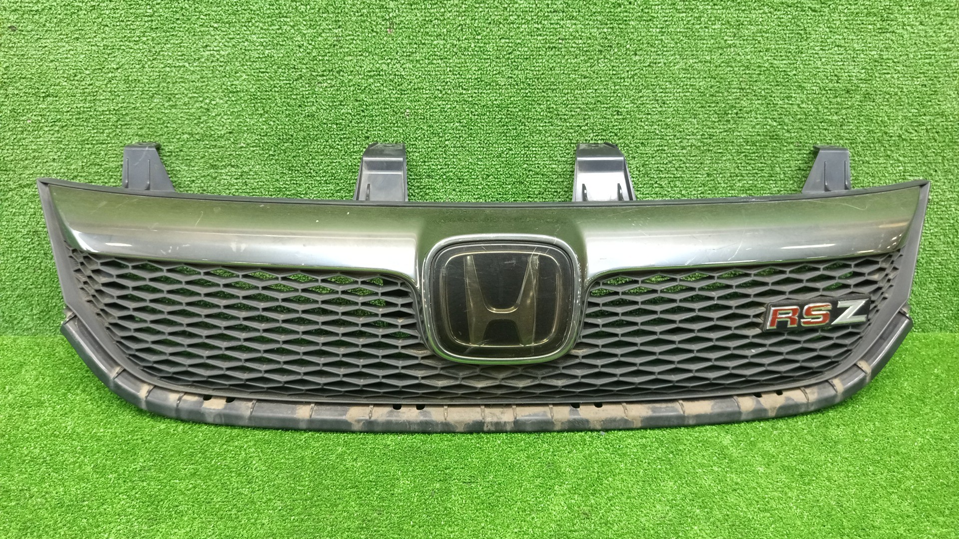 Решетка радиатора HONDA STREAM RN9, RN6, RN7, RN8 75100-XLAB-K0S0 1 ракурс