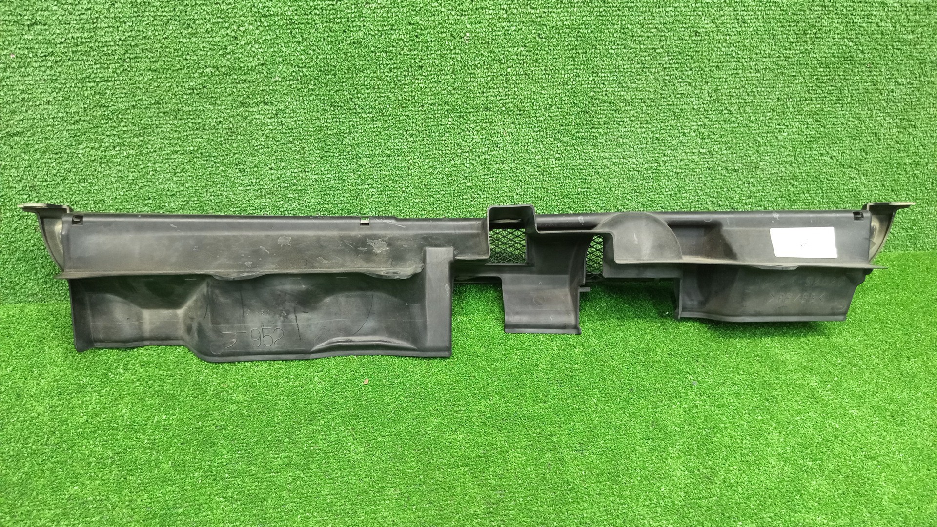 Решетка радиатора TOYOTA PORTE NNP10, NNP15, NNP11 53292-52020 3 ракурс