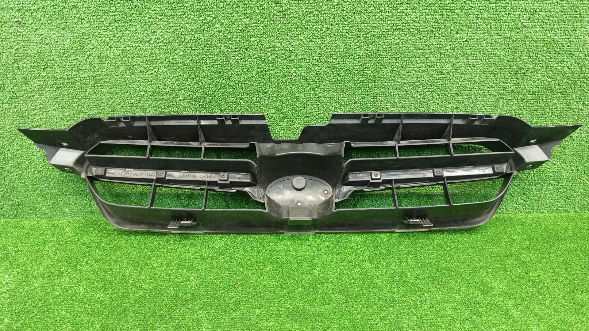 Решетка радиатора SUBARU LEGACY BP9, BP5, BPE 2 ракурс