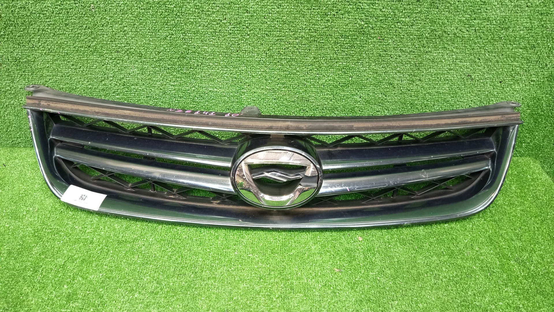 Решетка радиатора TOYOTA COROLLA FIELDER ZRE142G 53101-13210 1 ракурс