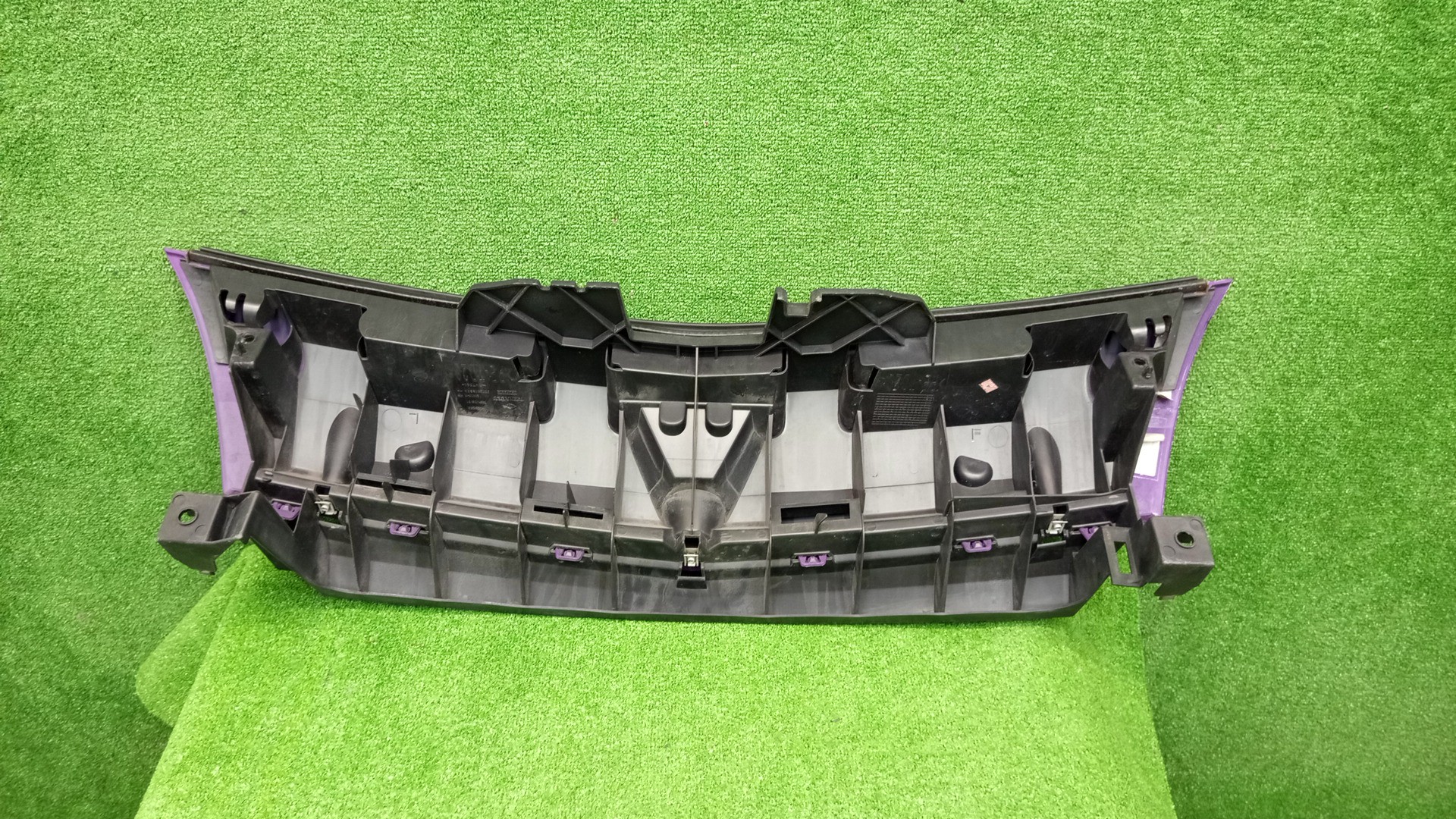 Решетка радиатора RENAULT KANGOO KW0 3 ракурс