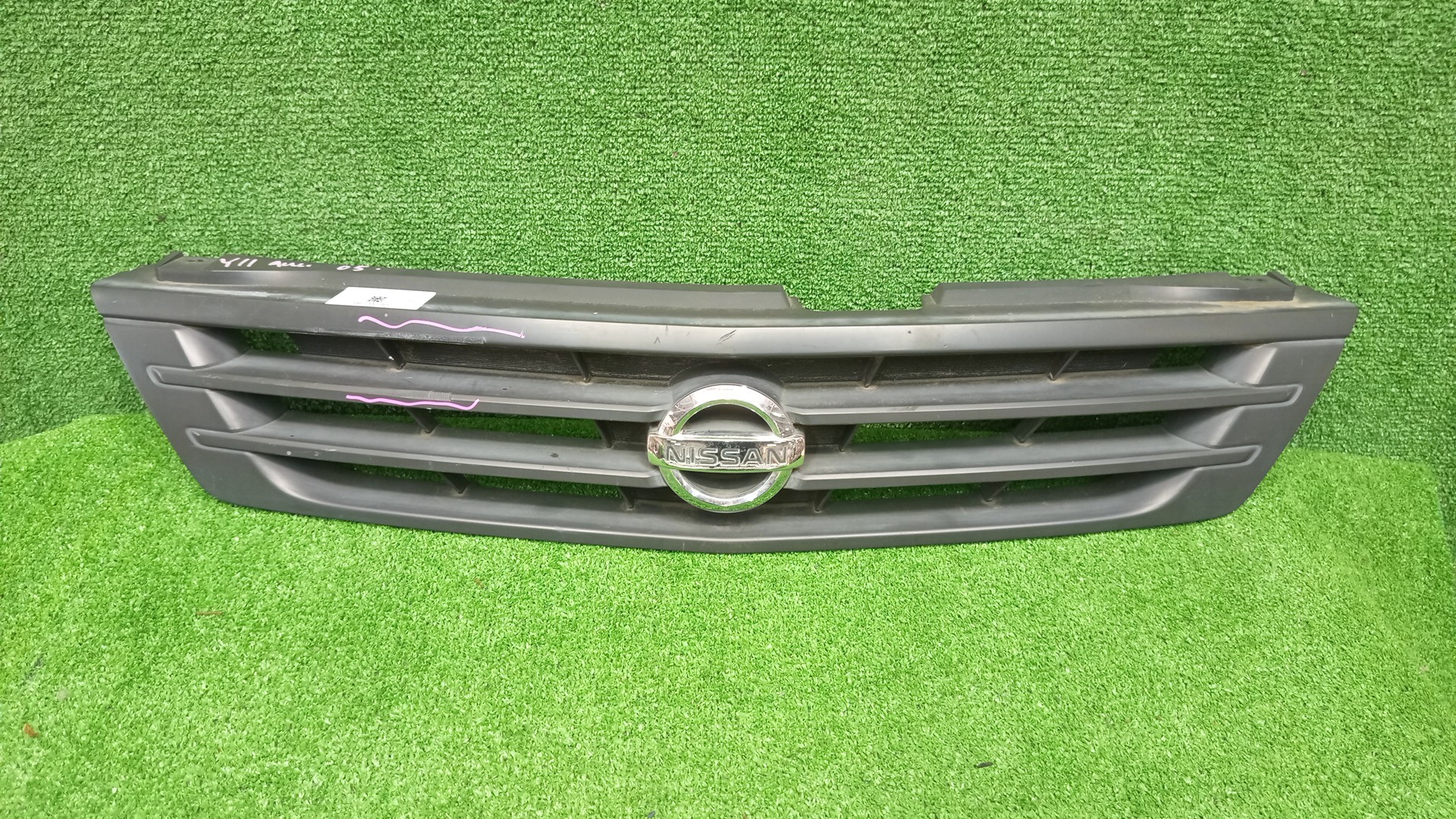 Решетка радиатора NISSAN AD Y11 62310-WE400 1 ракурс