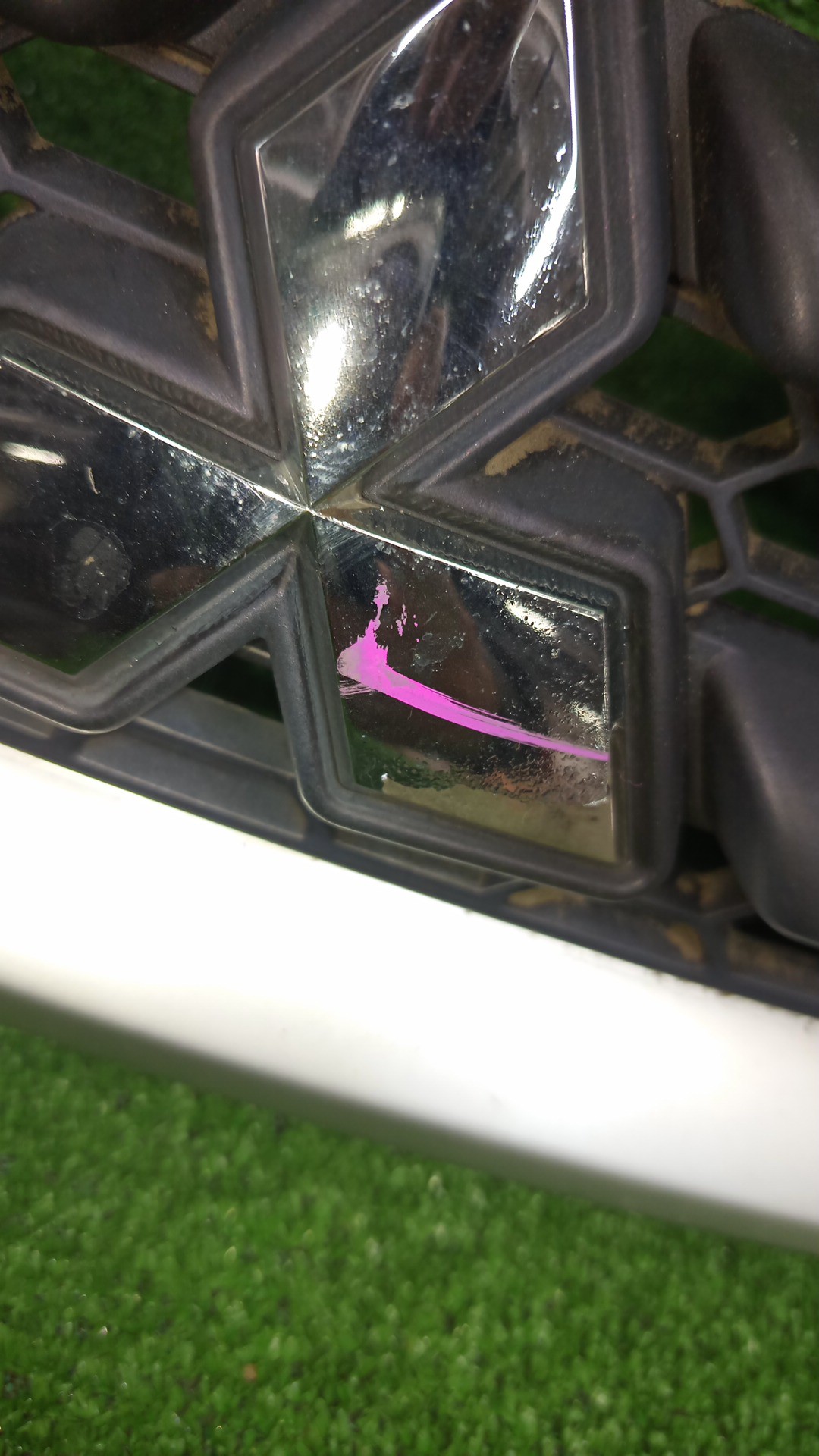 Решетка радиатора MITSUBISHI OUTLANDER CW4W, CW6W, CW5W 7450A035 2 ракурс Решетка радиатора MITSUBISHI OUTLANDER CW4W, CW6W, CW5W 7450A035 2 ракурс
