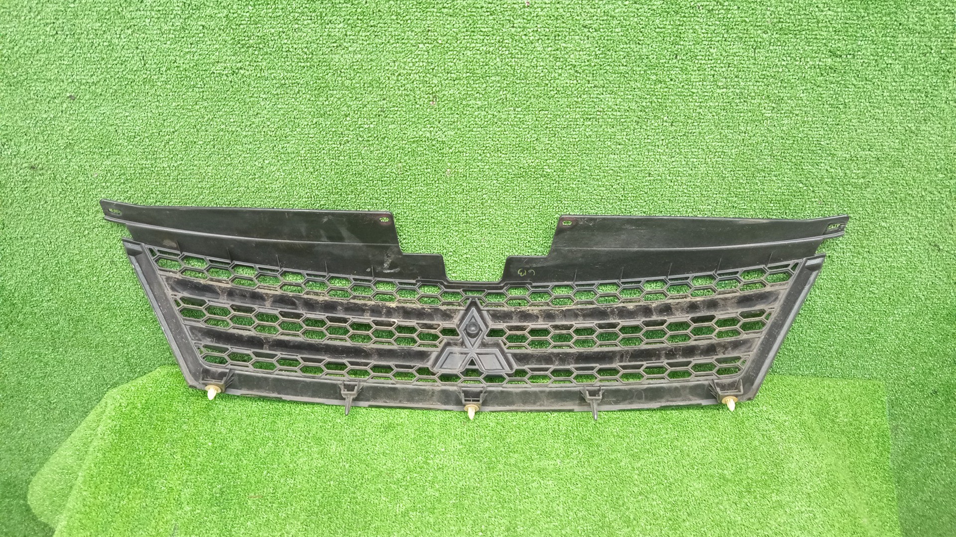 Решетка радиатора MITSUBISHI OUTLANDER CW4W, CW6W, CW5W 7450A035 3 ракурс