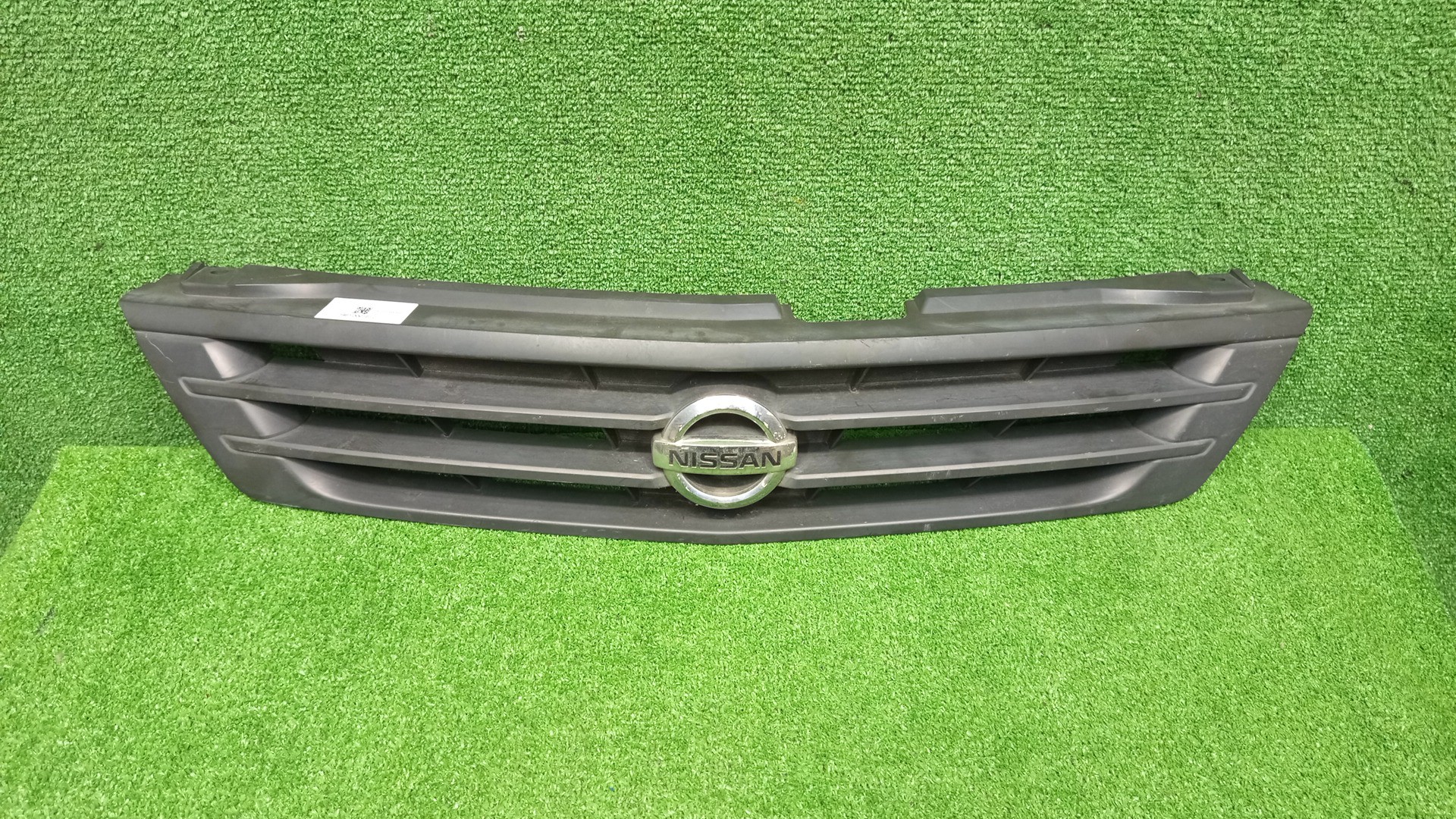Решетка радиатора NISSAN AD Y11 62310-WE400 1 ракурс