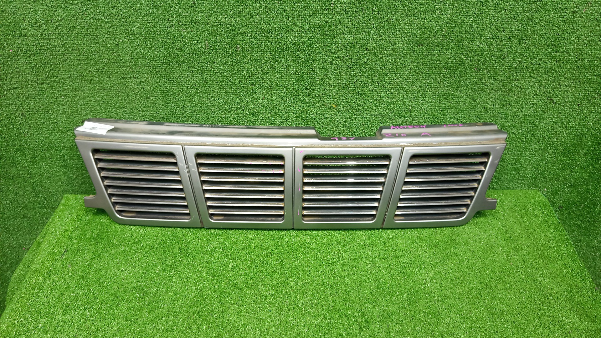 Решетка радиатора NISSAN CUBE Z10 62310-0A580 1 ракурс