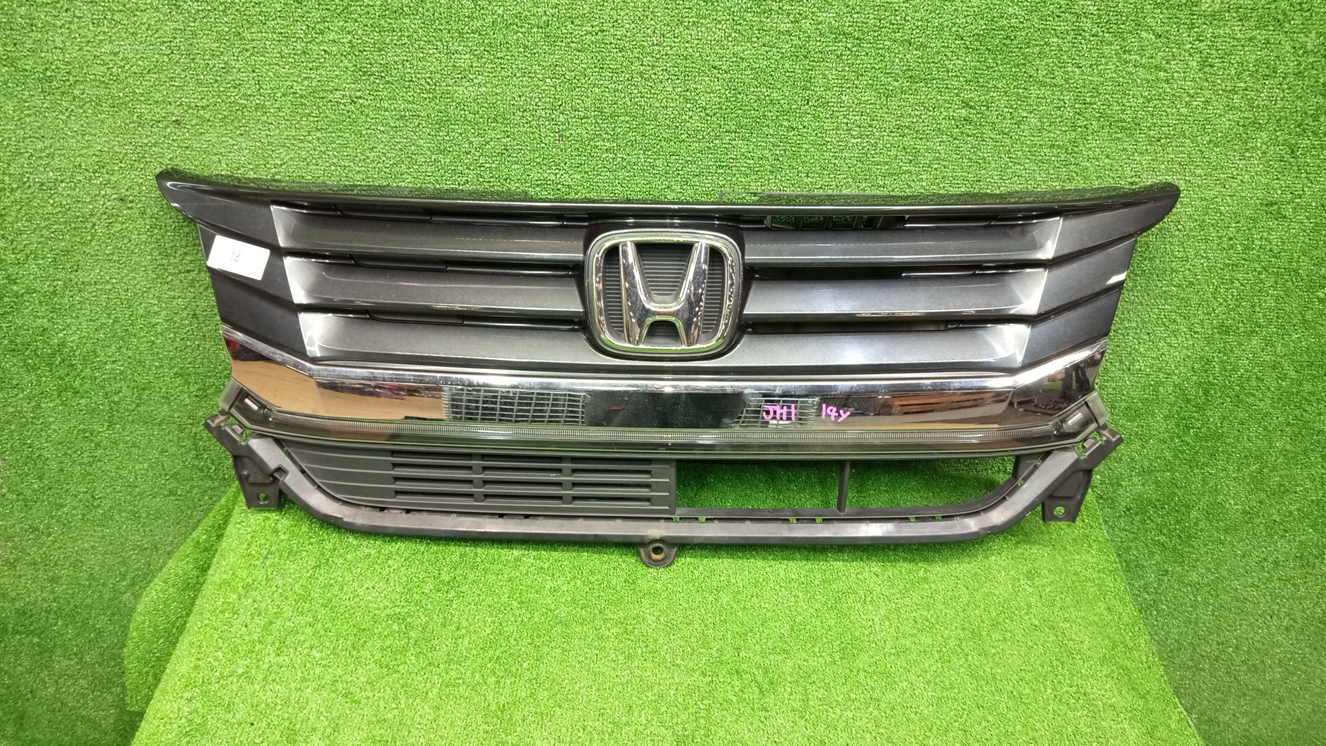Решетка радиатора HONDA N-WGN JH1 71121-T6G-J010-M1 1 ракурс