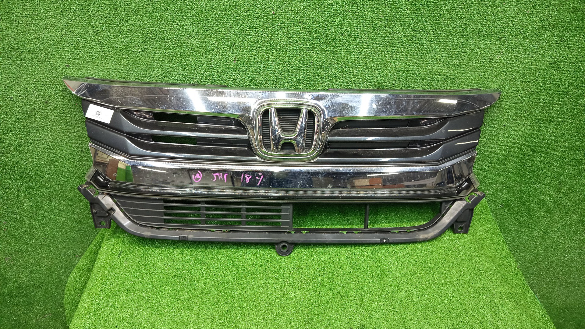 Решетка радиатора HONDA N-WGN JH1 71121-76G-N51 1 ракурс