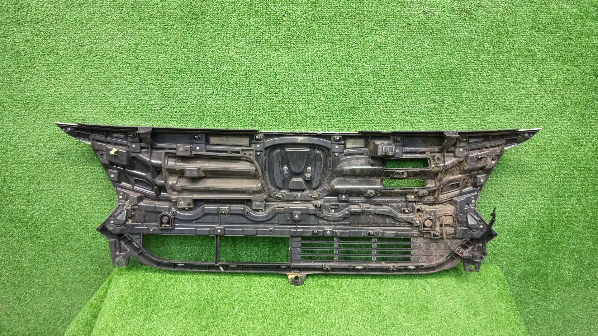 Решетка радиатора HONDA N-WGN JH1 71121-76G-N51 2 ракурс