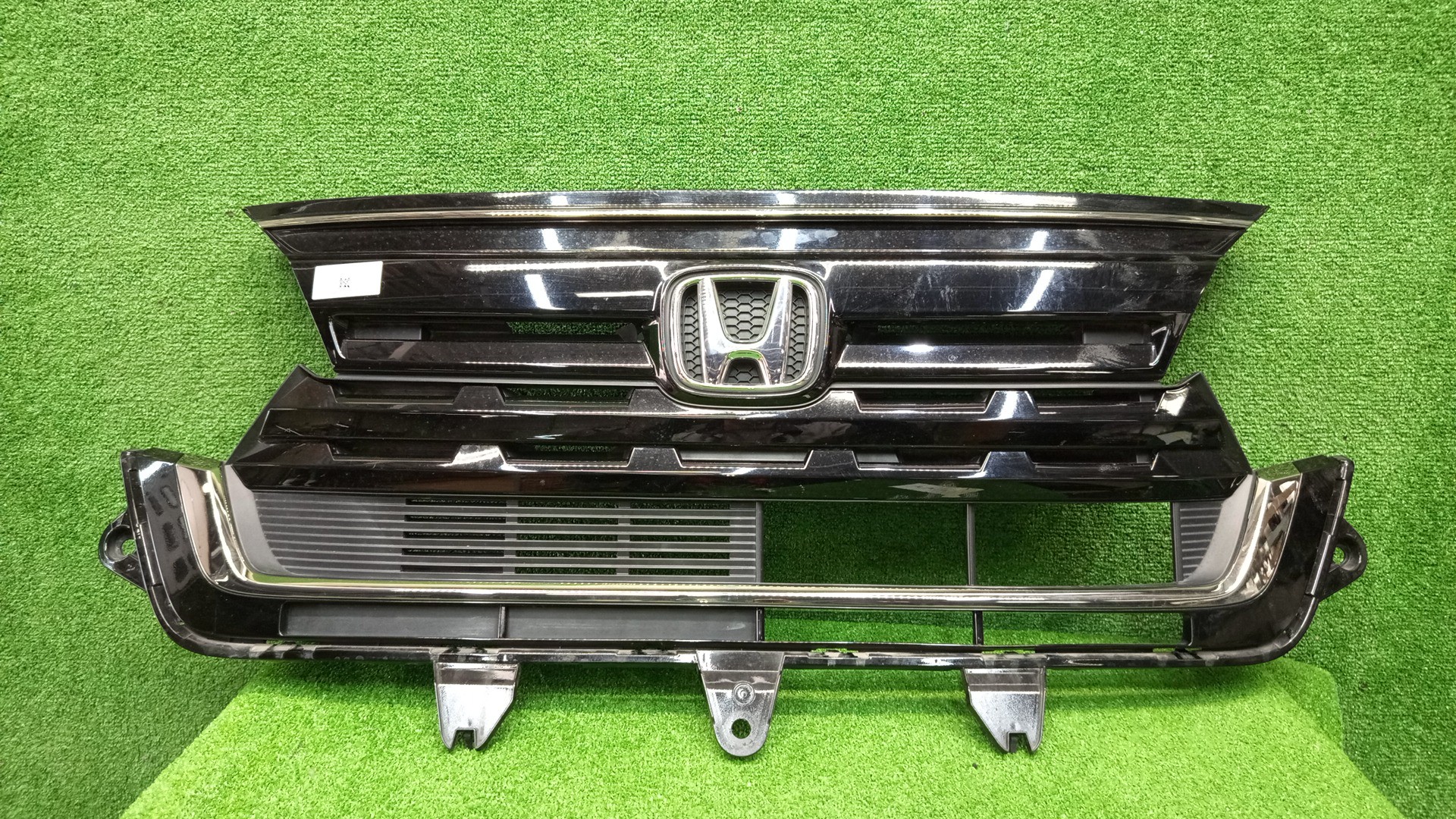 Решетка радиатора HONDA N-BOX JF3 71121-TTAY-J210-M1 1 ракурс