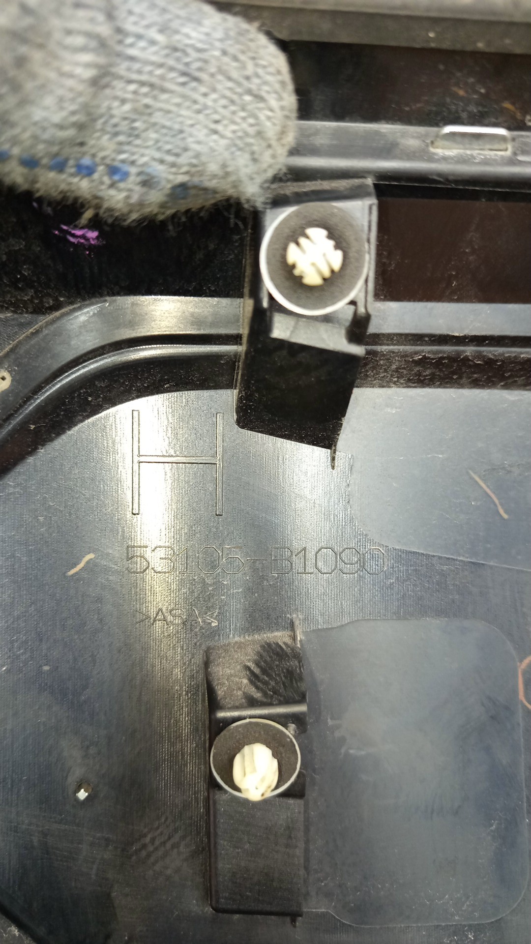 Решетка радиатора TOYOTA ROOMY M900A 53105-B1090 3 ракурс