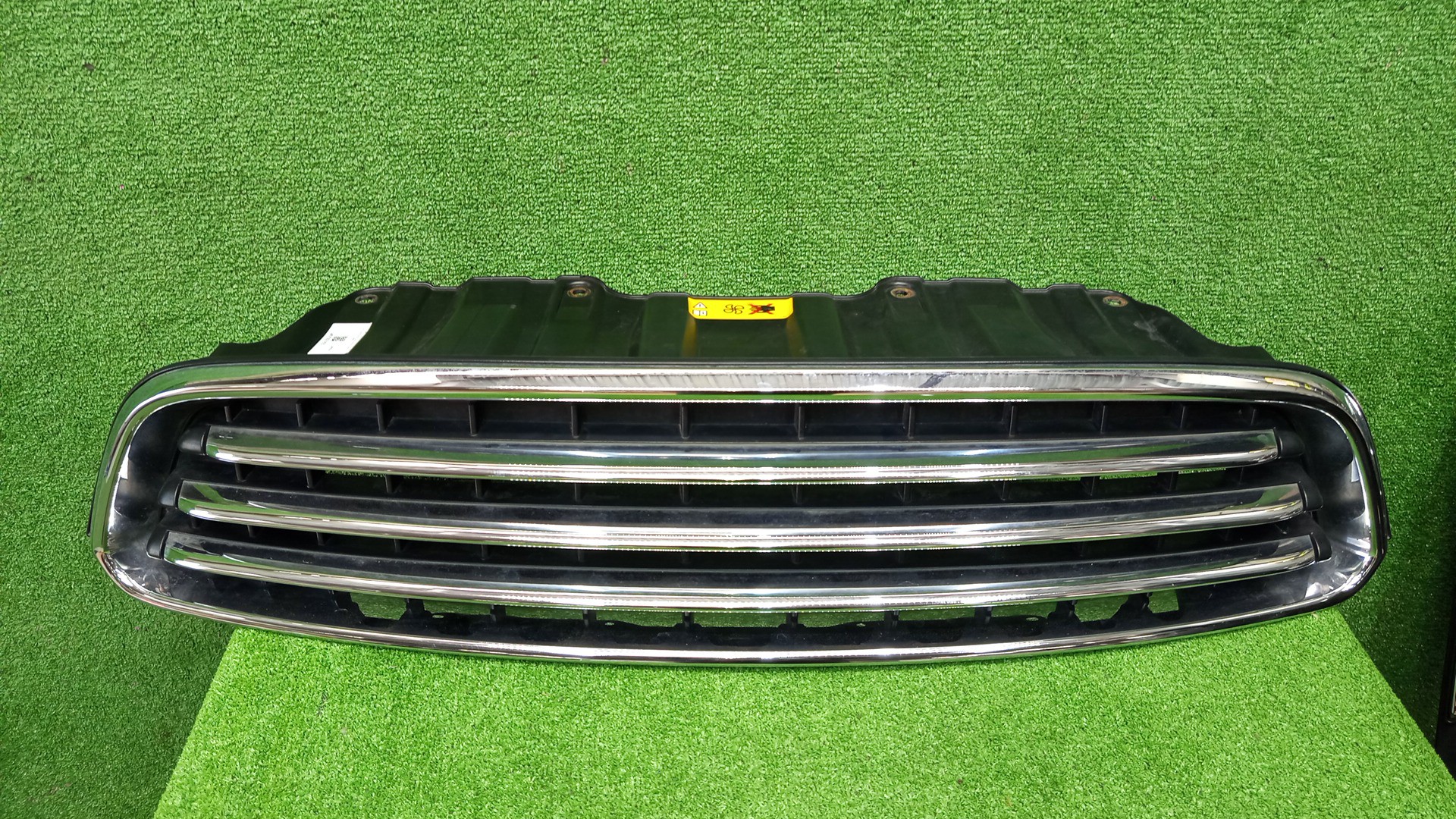 Решетка радиатора MINI COUNTRYMAN R60 224059-10 1 ракурс