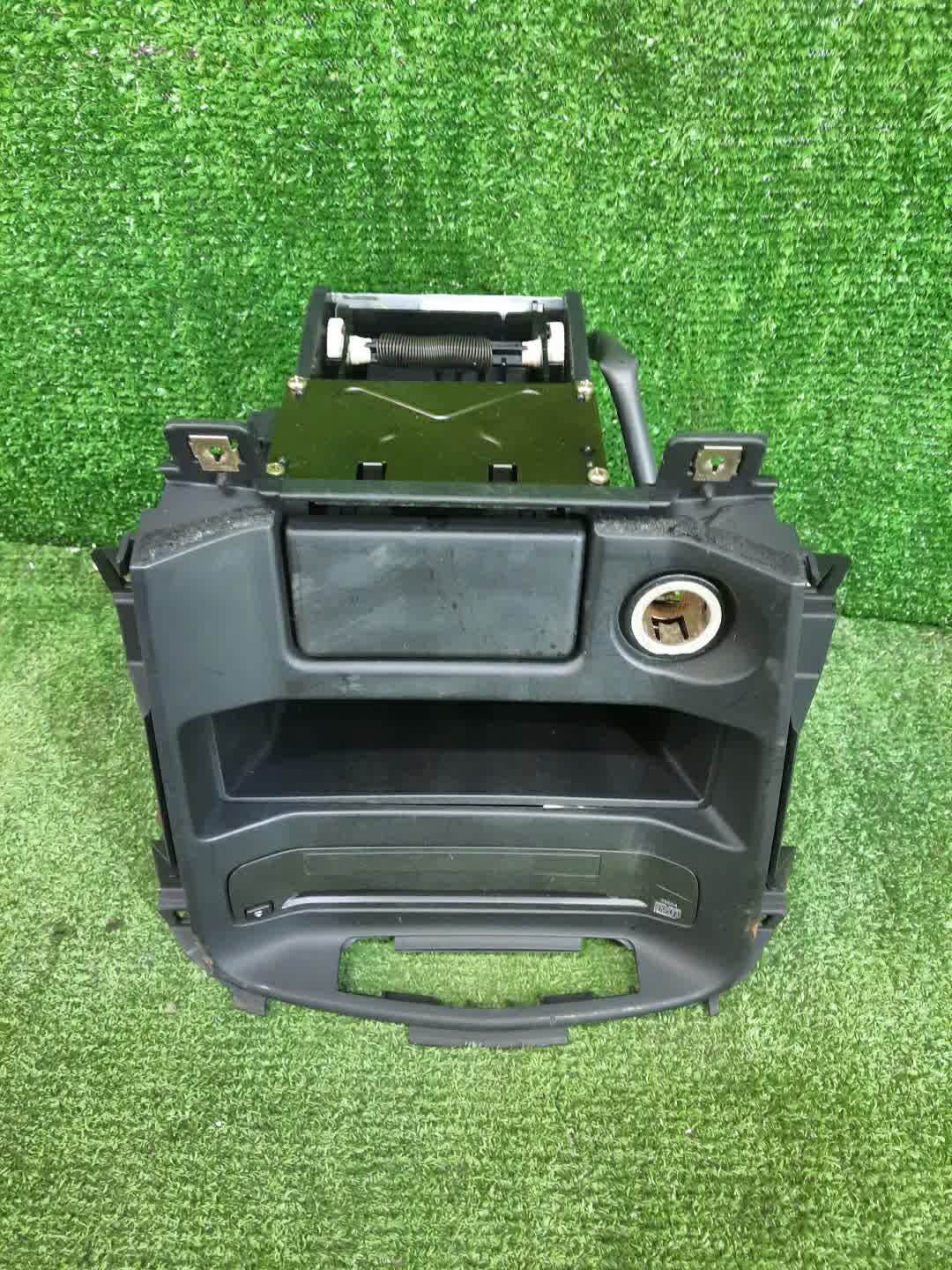 Магнитофон NISSAN PRIMERA QP12 28185-AU000 1 ракурс