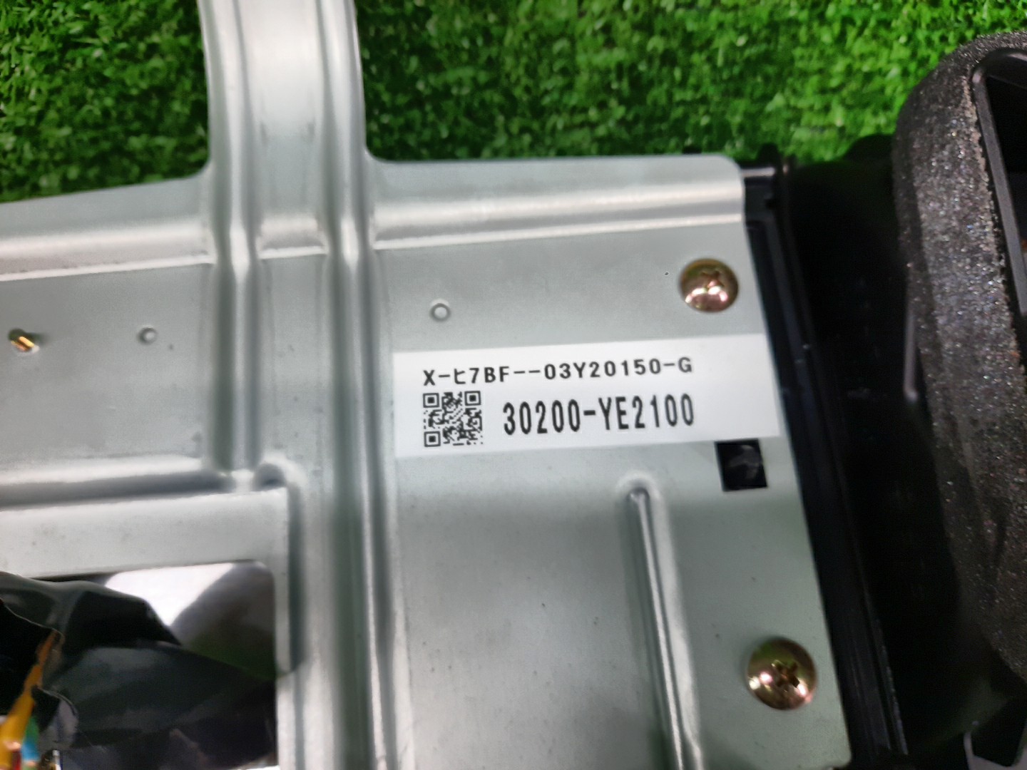 Магнитофон NISSAN SKYLINE V35 30200-YE2100 3 ракурс