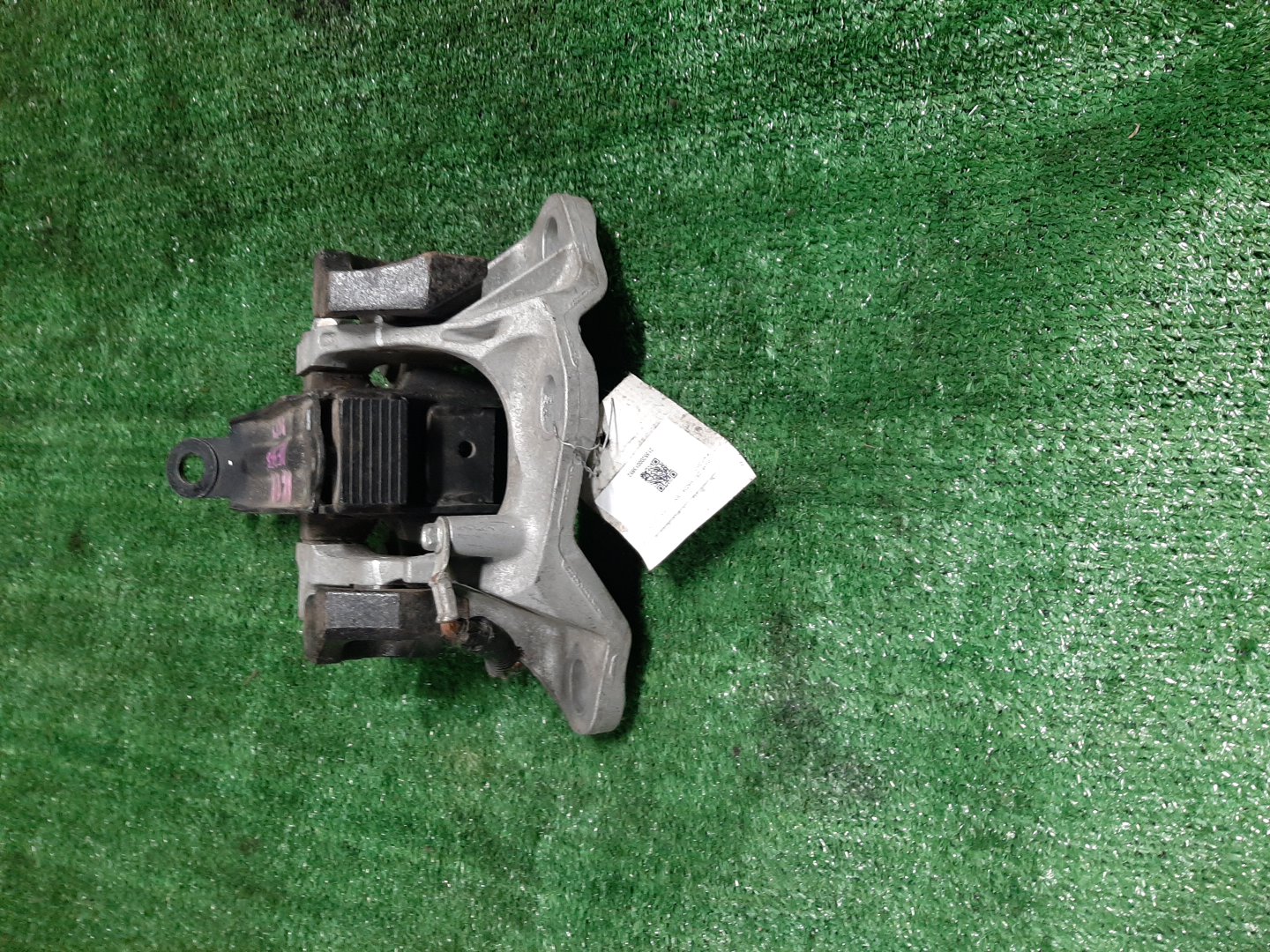 Подушка двс левая MAZDA DEMIO DJ3FS P3-VPS 2 ракурс Подушка двс левая MAZDA DEMIO DJ3FS P3-VPS 2 ракурс