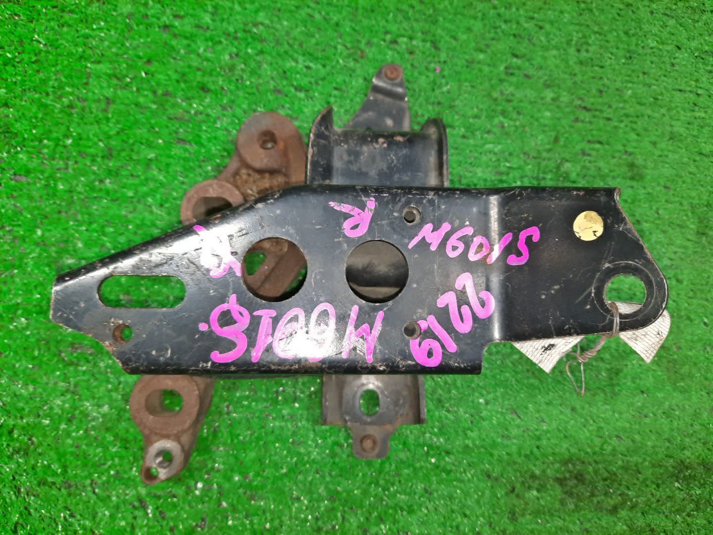 Подушка двс левая передняя DAIHATSU BOON M601S 1NR-FE 12306-B1090 1 ракурс