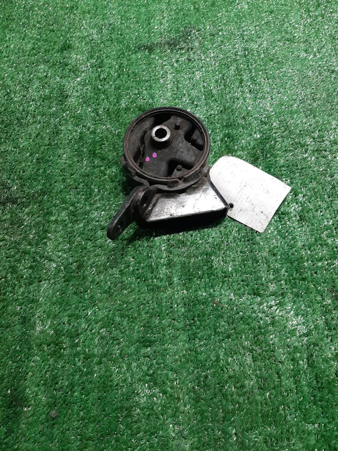 Подушка двс правая передняя NISSAN AD Y10 GA15DE 11210-0M000 2 ракурс