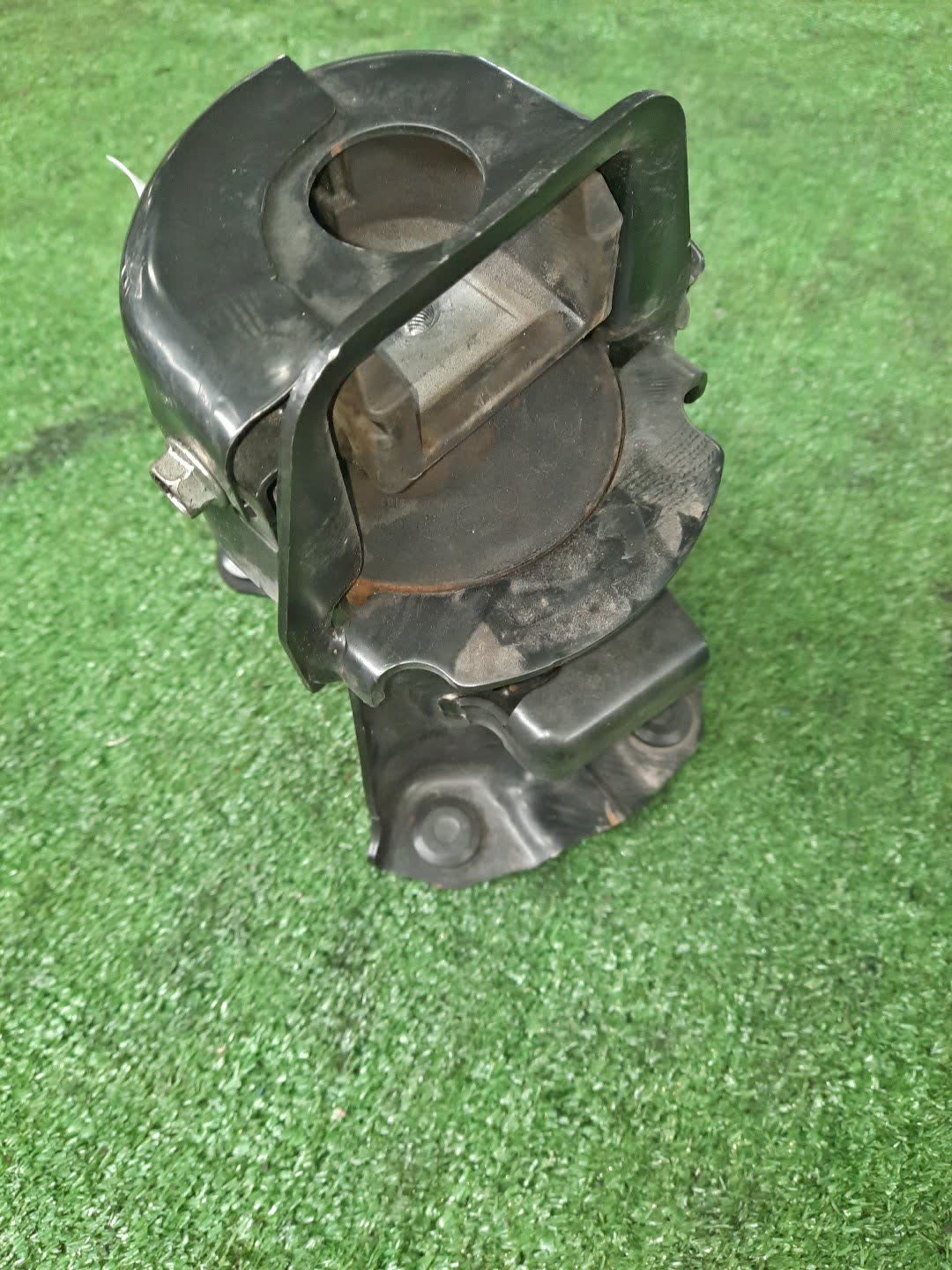 Подушка двс задняя TOYOTA CAMRY AXVH70 A25A-FXS 3 ракурс
