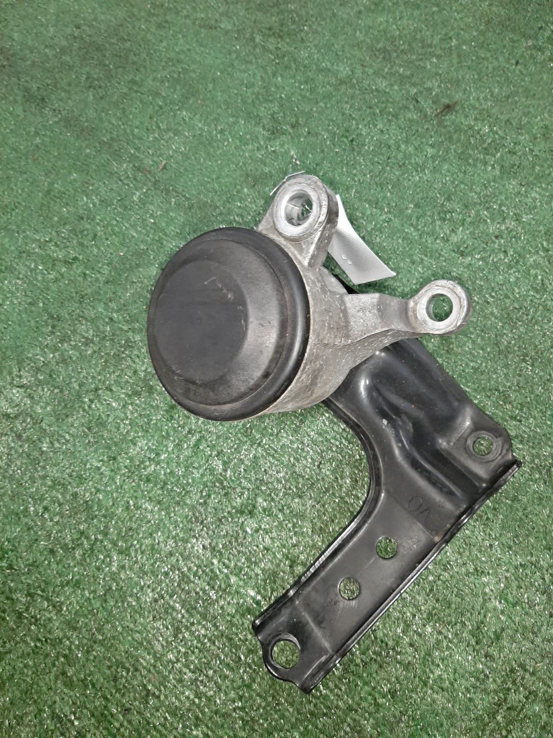 Подушка двс правая NISSAN ELGRAND PE52 VQ35DE 2 ракурс