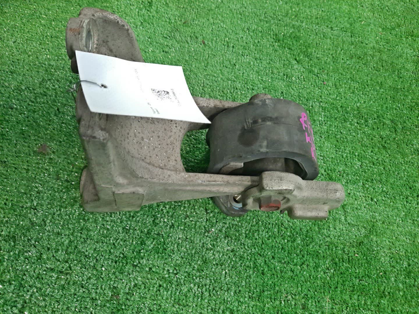 Подушка двс правая HONDA STEPWGN RF5 K20A 1 ракурс