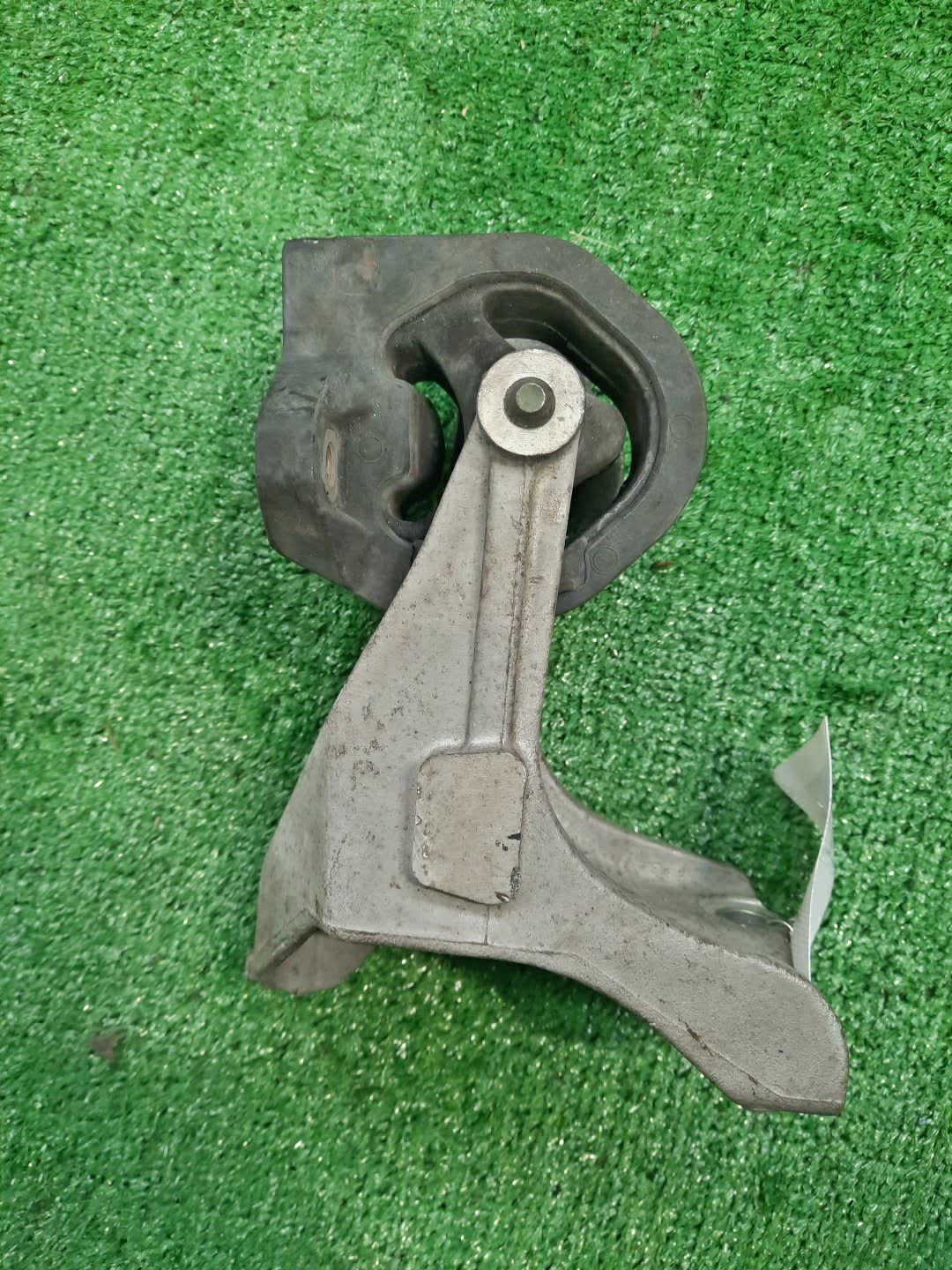 Подушка двс правая HONDA STEPWGN RF5 K20A 2 ракурс