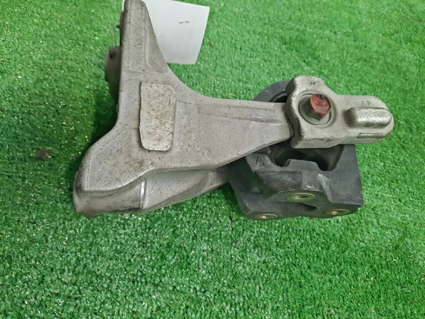 Подушка двс правая HONDA STEPWGN RF5 K20A 3 ракурс