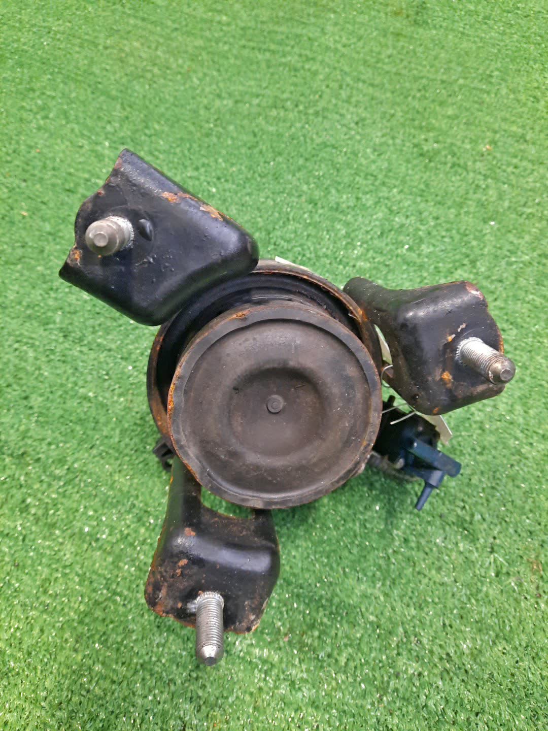 Подушка двс передняя TOYOTA HARRIER GSU35W 2GR-FE 2 ракурс