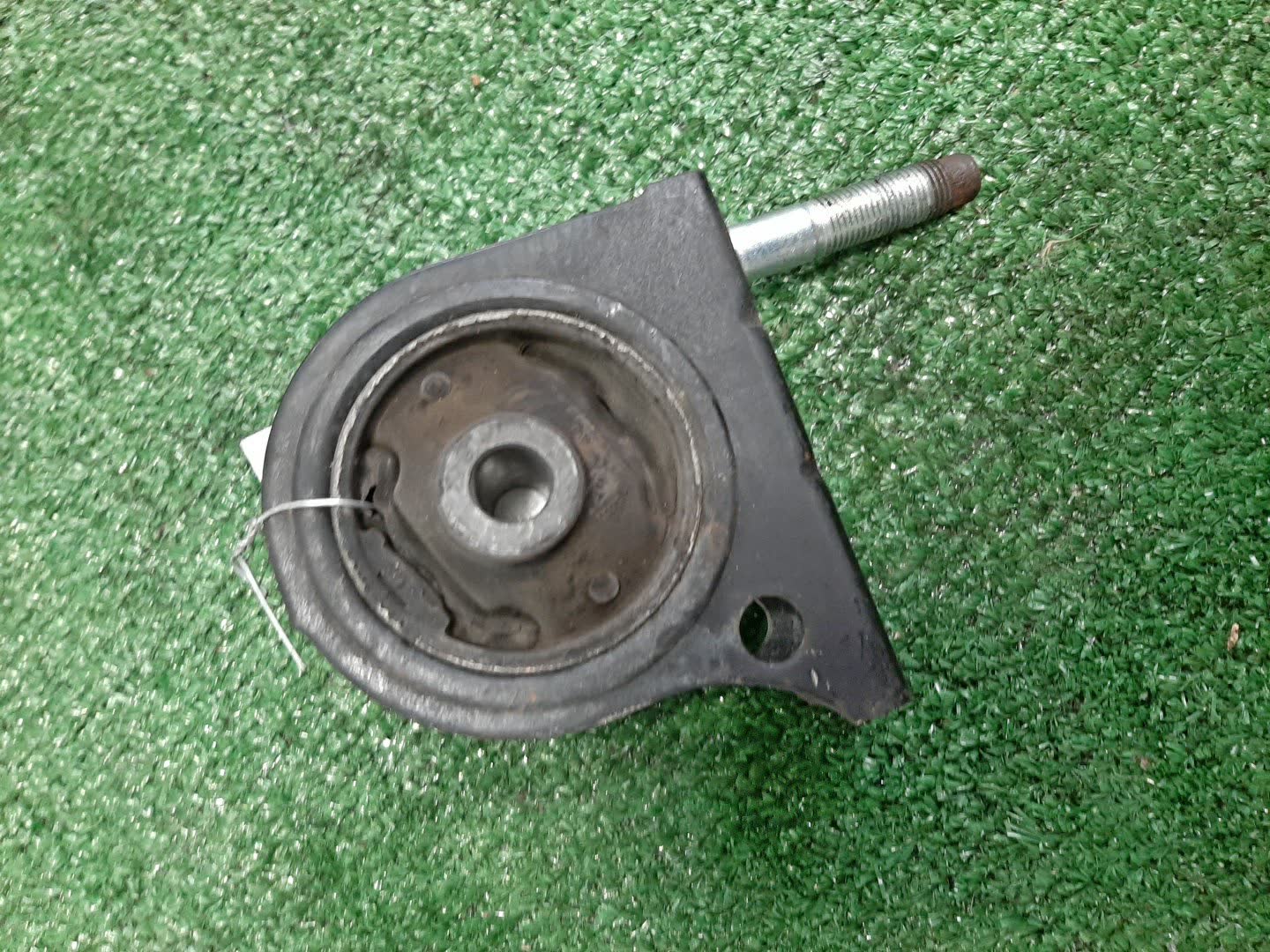 Подушка двс задняя TOYOTA RAV4 SXA11W 3S-FE 1 ракурс