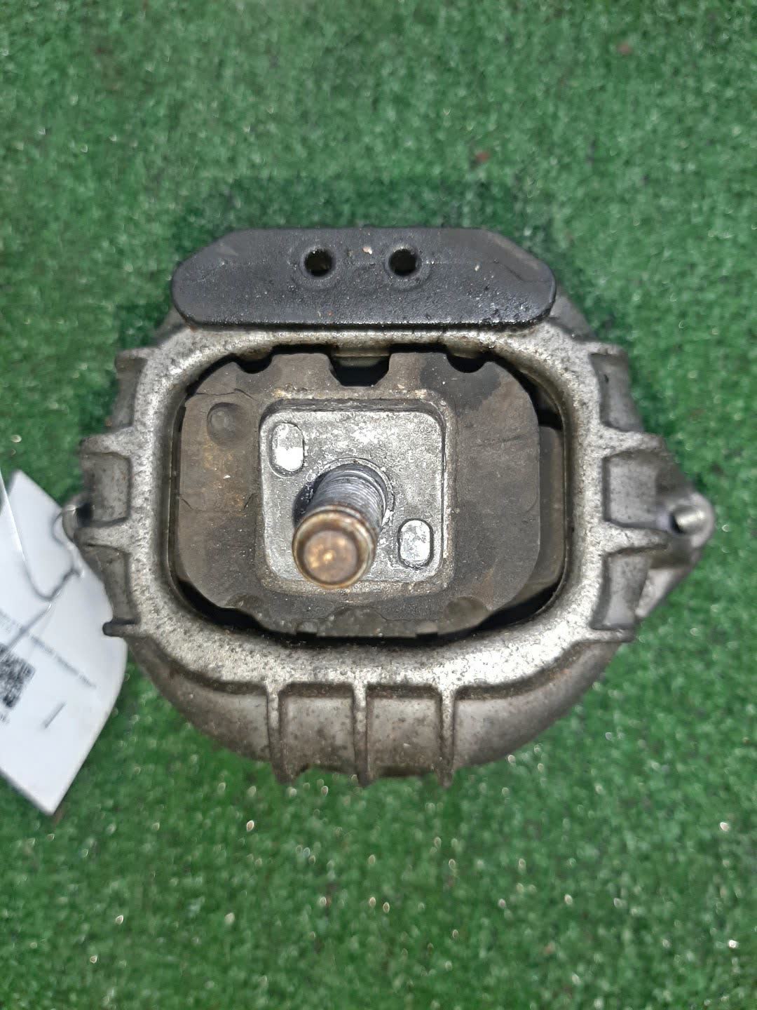 Подушка двс левая передняя BMW X1 E84 N46B20B 139 811 12 2 ракурс