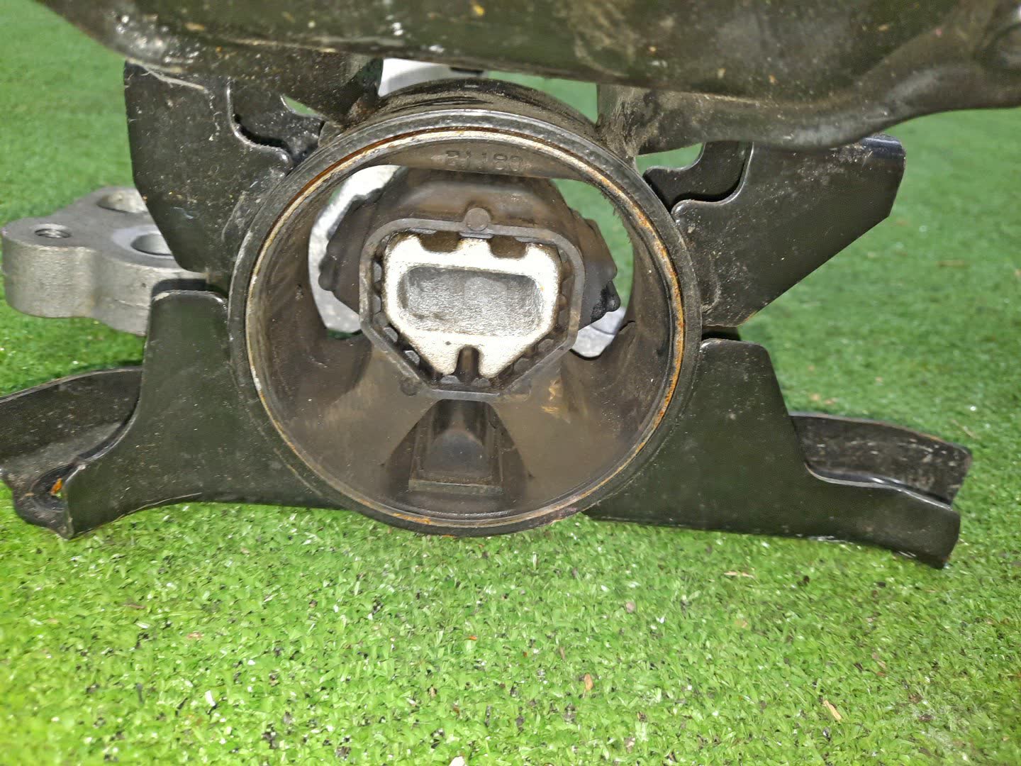 Подушка двс левая передняя TOYOTA RAIZE A202A WA-VEX 2 ракурс