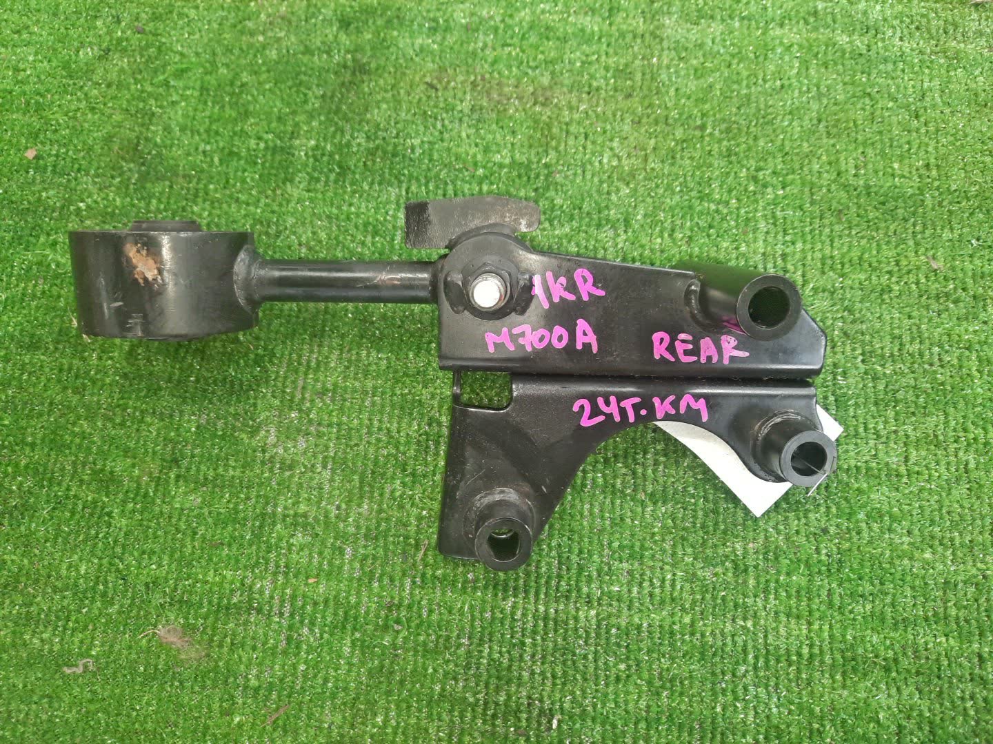 Подушка двс задняя TOYOTA PASSO M700A 1KR-FE 1 ракурс