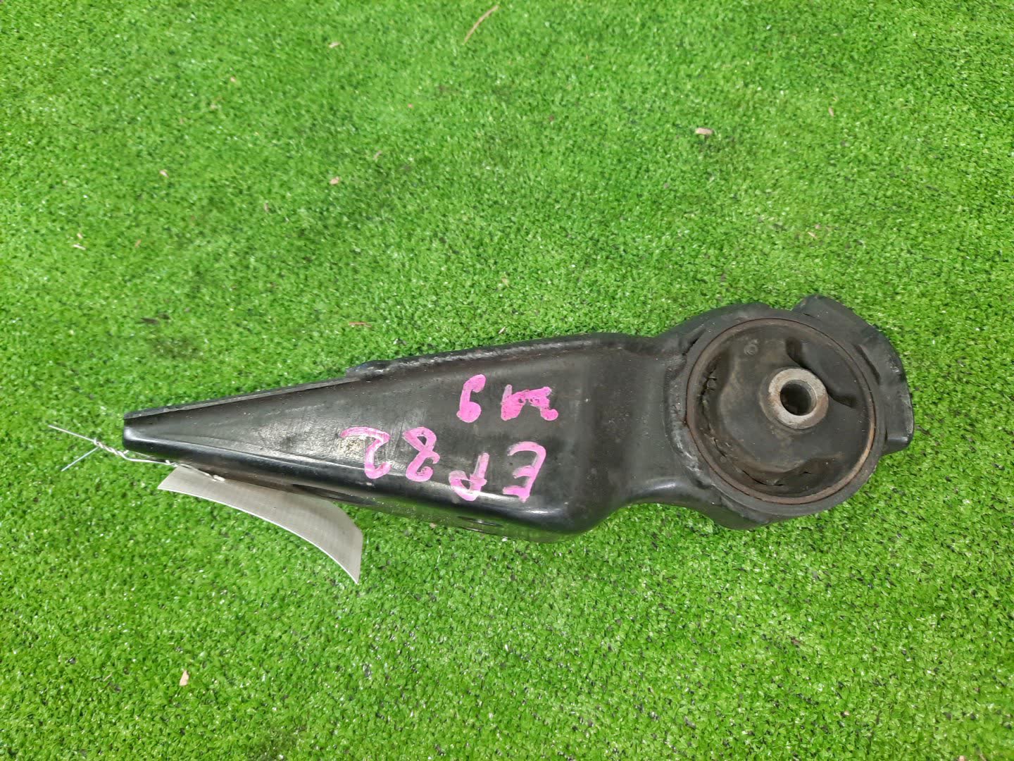 Подушка двс задняя TOYOTA STARLET EP82 4E-FE 1 ракурс