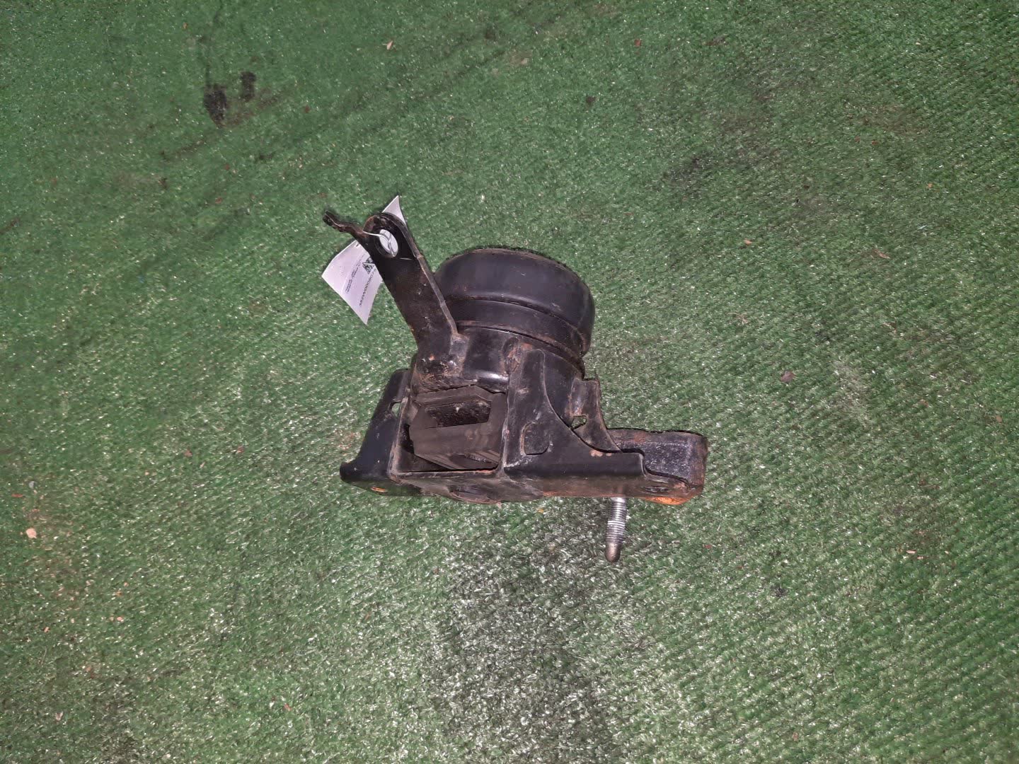 Подушка двс правая передняя TOYOTA RACTIS NCP125 1NZ-FE 2 ракурс