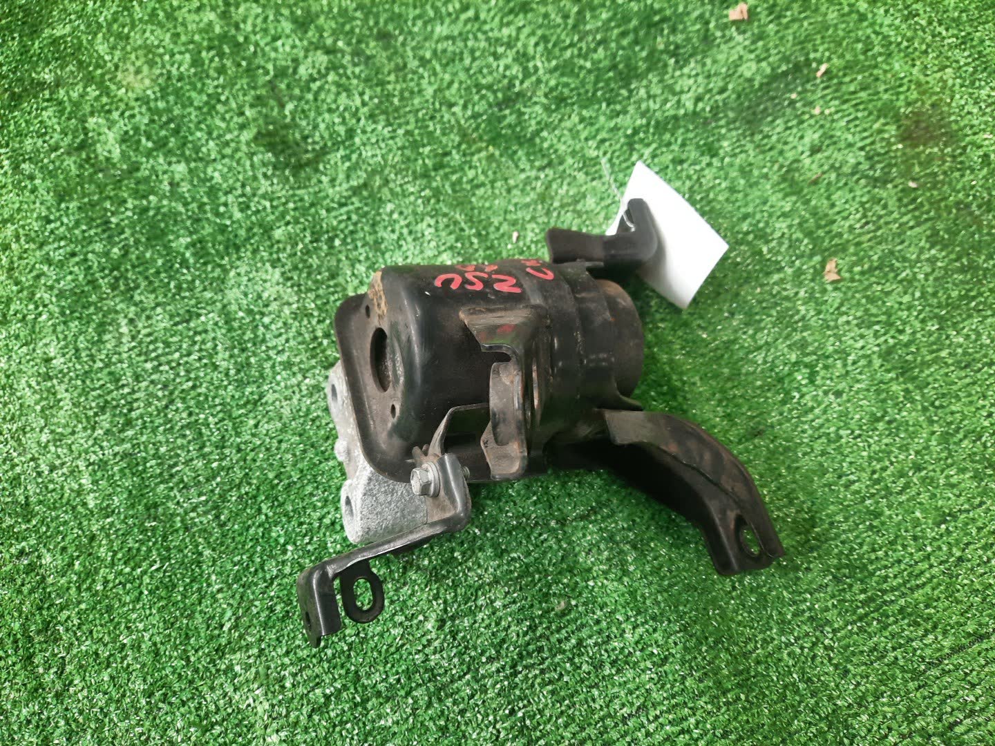 Подушка двс правая передняя TOYOTA HARRIER ZSU60W 3ZR-FAE 1 ракурс