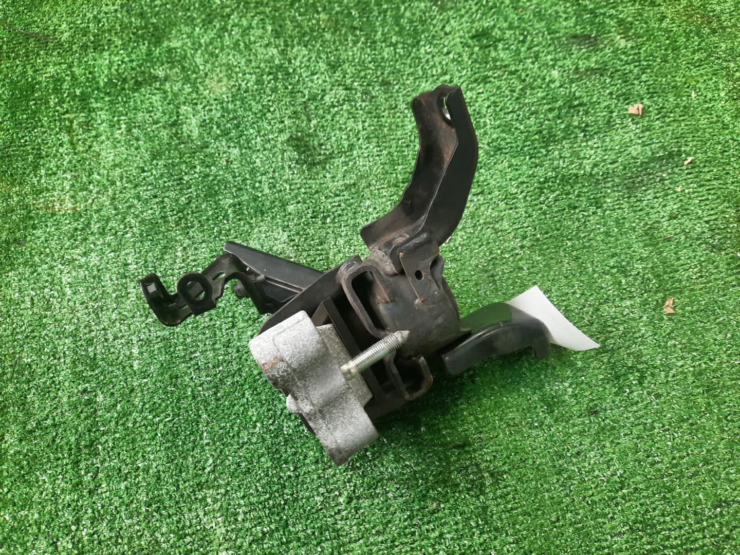 Подушка двс правая передняя TOYOTA HARRIER ZSU60W 3ZR-FAE 2 ракурс