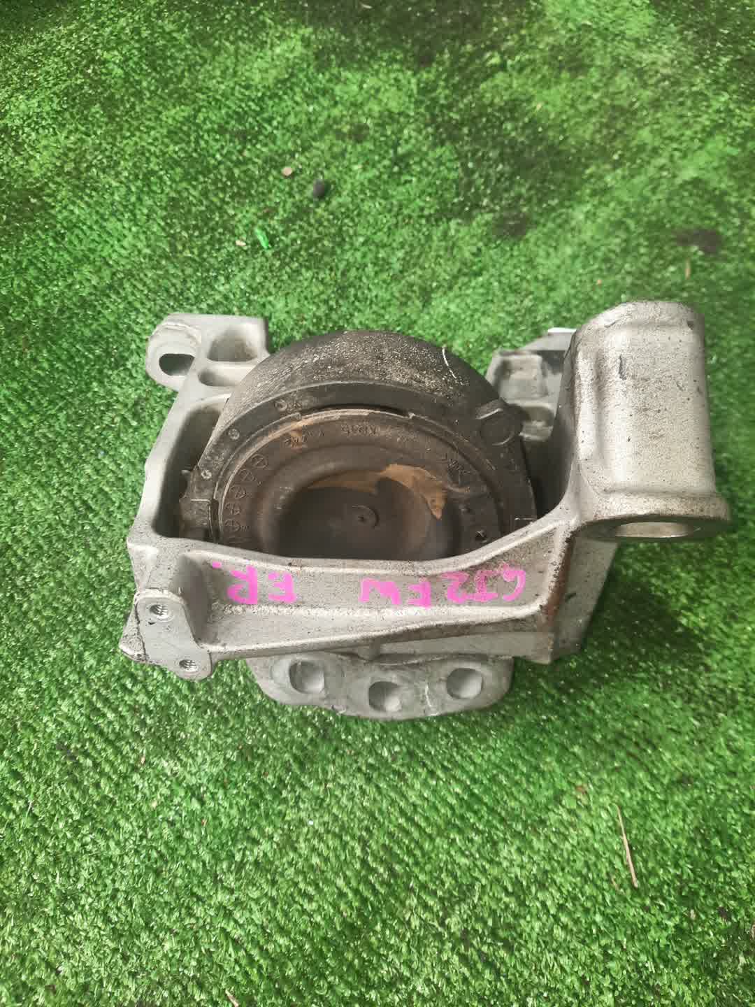 Подушка двс правая передняя MAZDA ATENZA GJ2FW SH-VPTR 1 ракурс