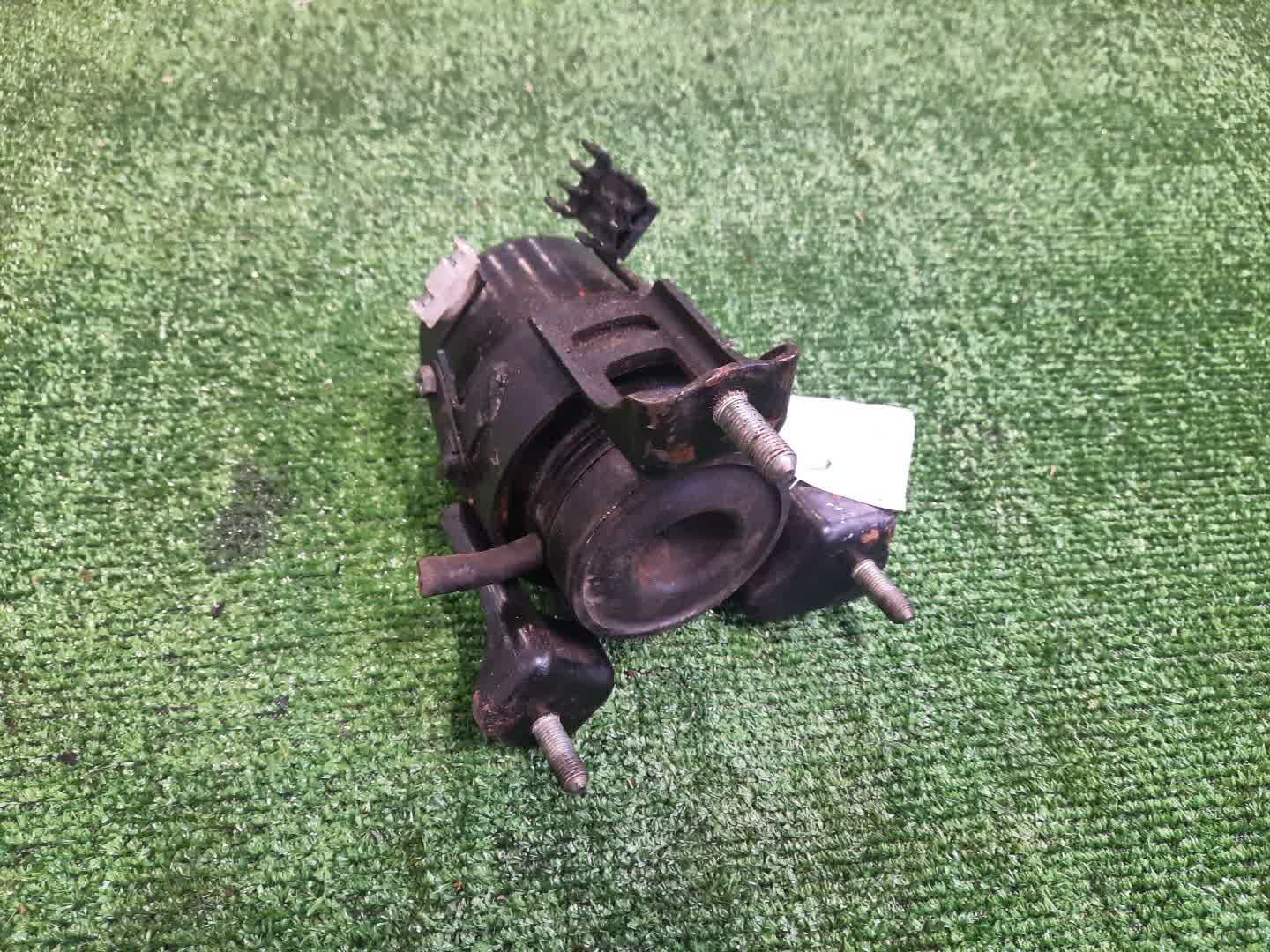Подушка двс передняя TOYOTA HARRIER GSU30W 2GR-FE 2 ракурс