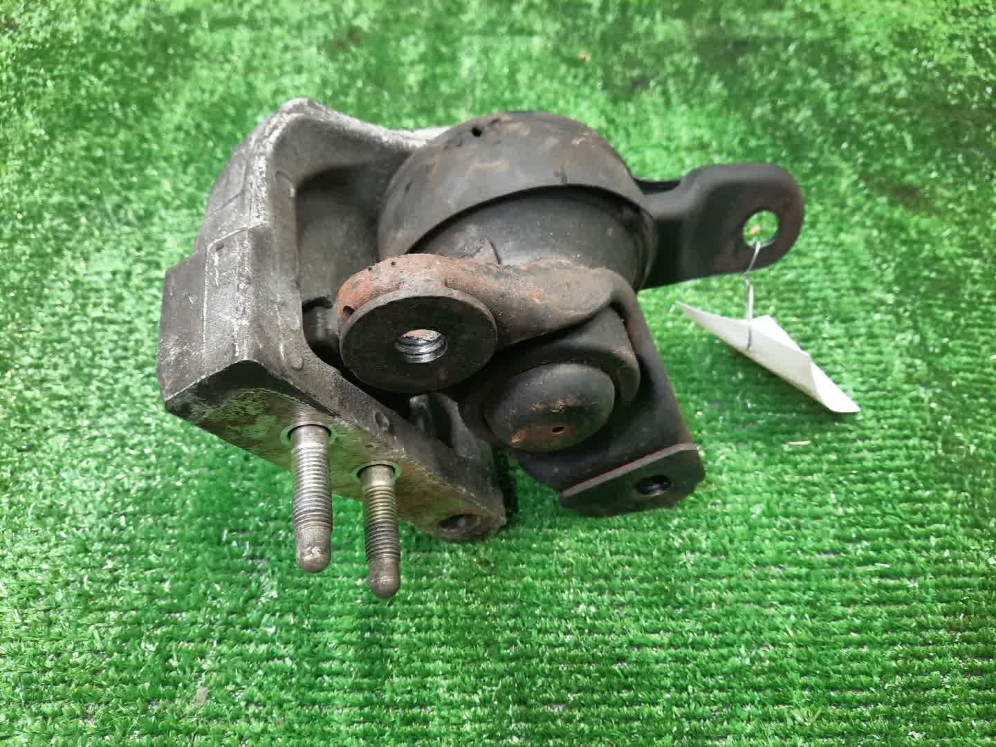 Подушка двс правая TOYOTA CAMRY SV35 3S-FE 2 ракурс