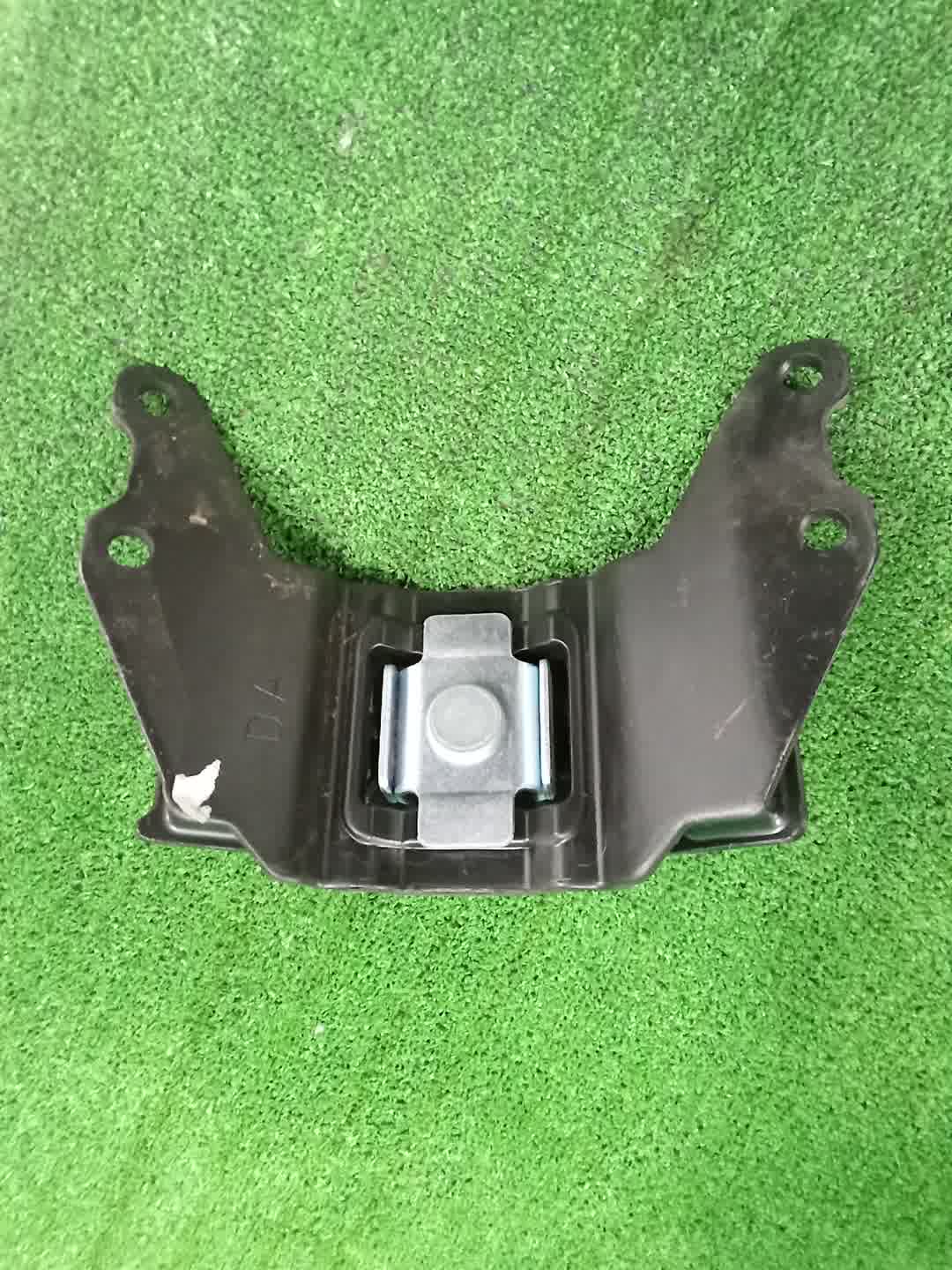 Подушка двс TOYOTA LAND CRUISER VDJ200 12371-51070 3 ракурс
