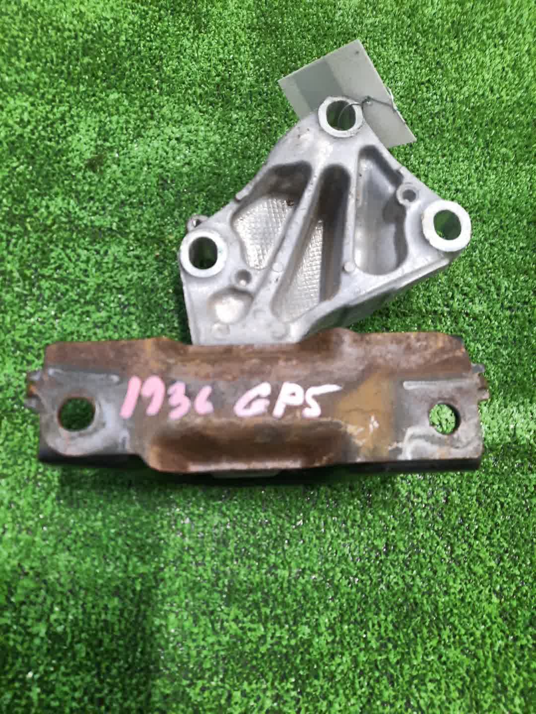 Подушка двс левая передняя HONDA FIT GP5 LEB 2 ракурс