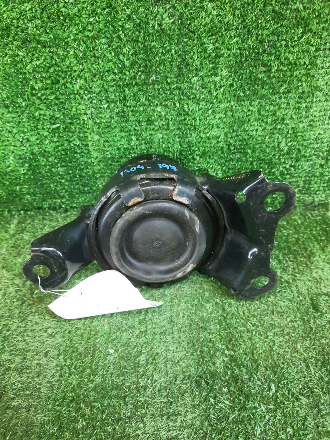 Подушка двс правая передняя HONDA FIT GP5 LEB 2 ракурс