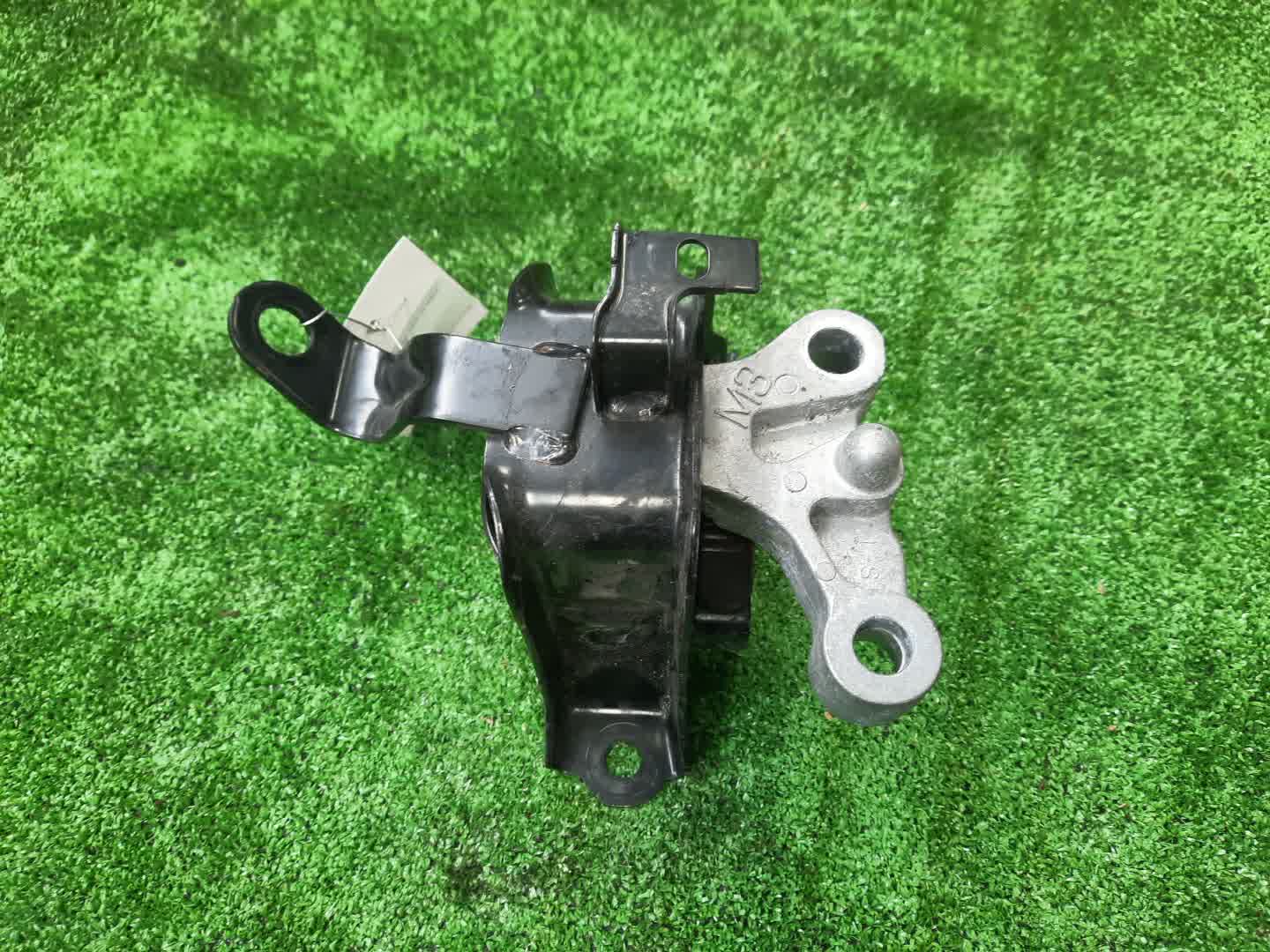 Подушка двс правая передняя TOYOTA SIENTA MXPC10G M15A-FKS 1 ракурс