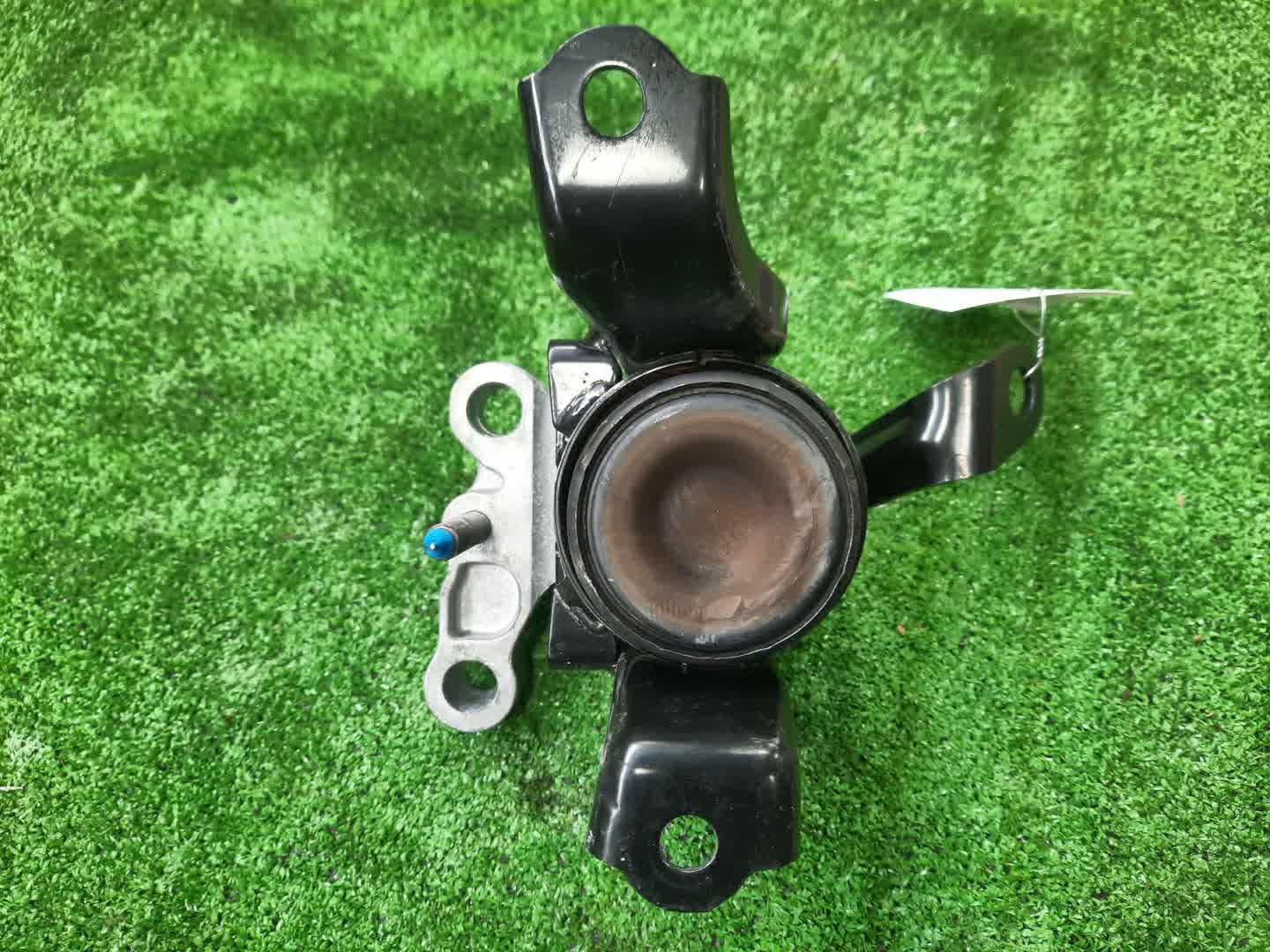Подушка двс правая передняя TOYOTA SIENTA MXPC10G M15A-FKS 2 ракурс