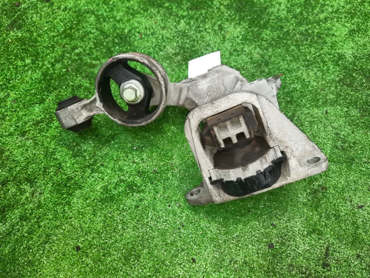 Подушка двс правая передняя NISSAN X-TRAIL HNT32 MR20DD 1 ракурс