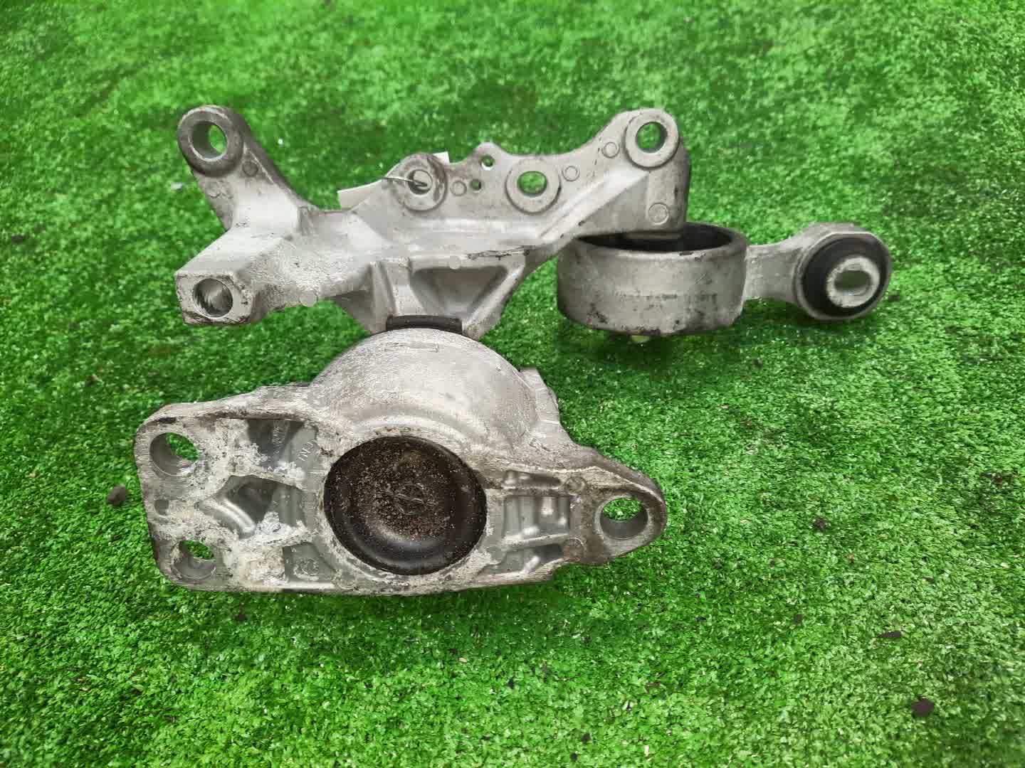 Подушка двс правая передняя NISSAN X-TRAIL HNT32 MR20DD 4 ракурс