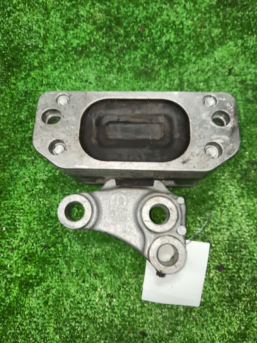Подушка двс левая передняя JEEP RENEGADE BU 00520685540 2 ракурс