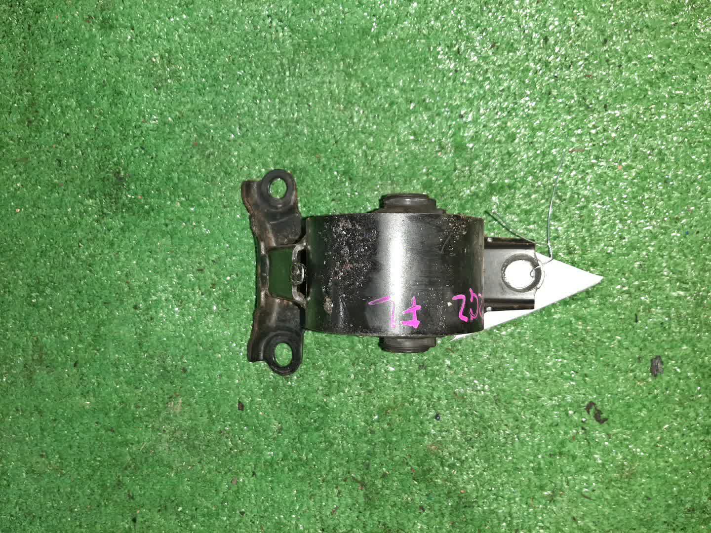Подушка двс левая передняя HONDA STEPWGN RG2 K20A 1 ракурс