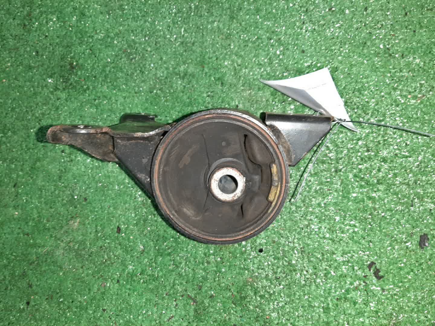 Подушка двс левая передняя HONDA STEPWGN RG2 K20A 2 ракурс