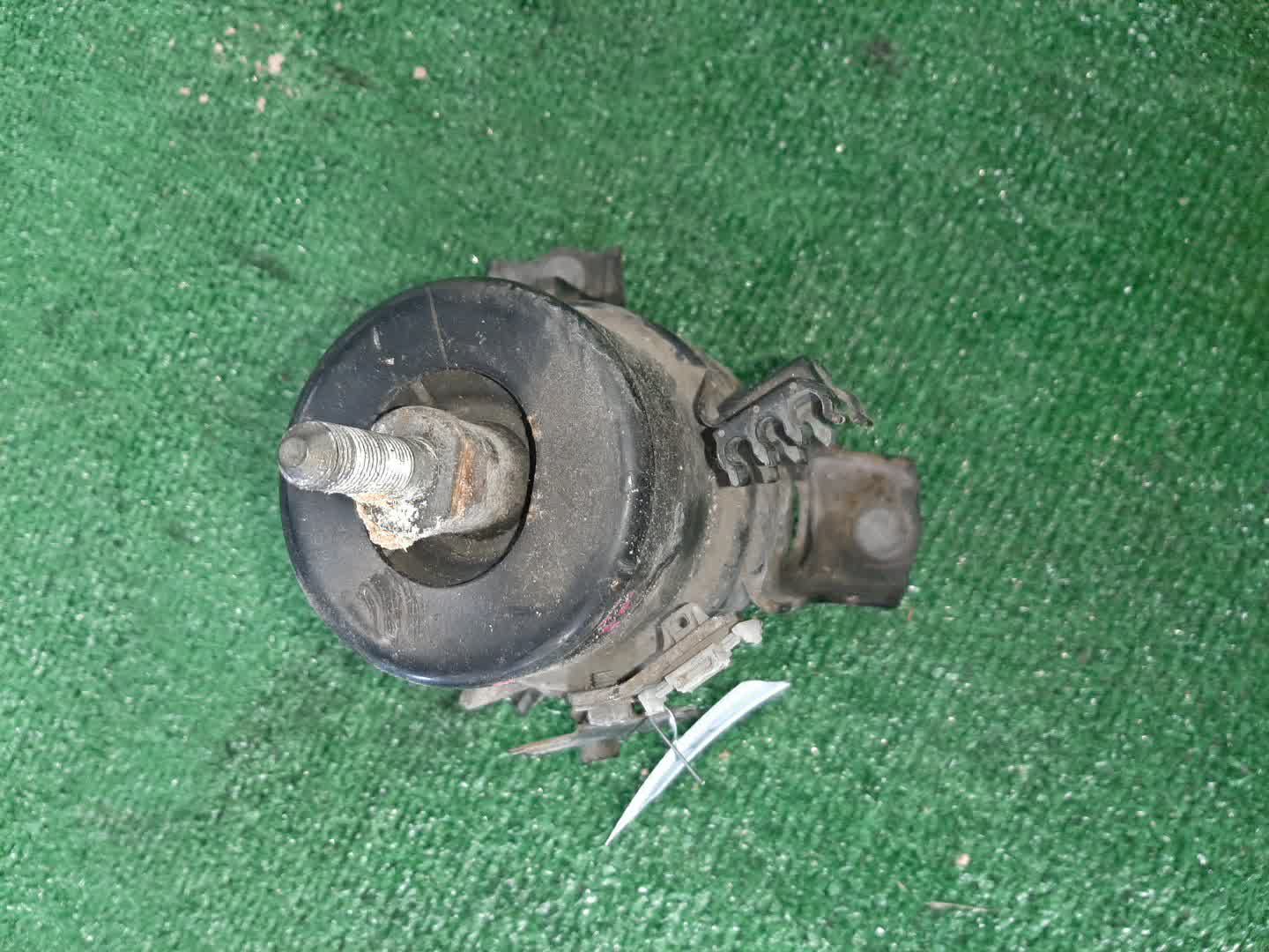 Подушка двс передняя TOYOTA HARRIER GSU35W 2GR-FE 2 ракурс